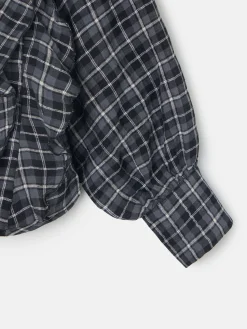 Blusa chorreras cuadros negros