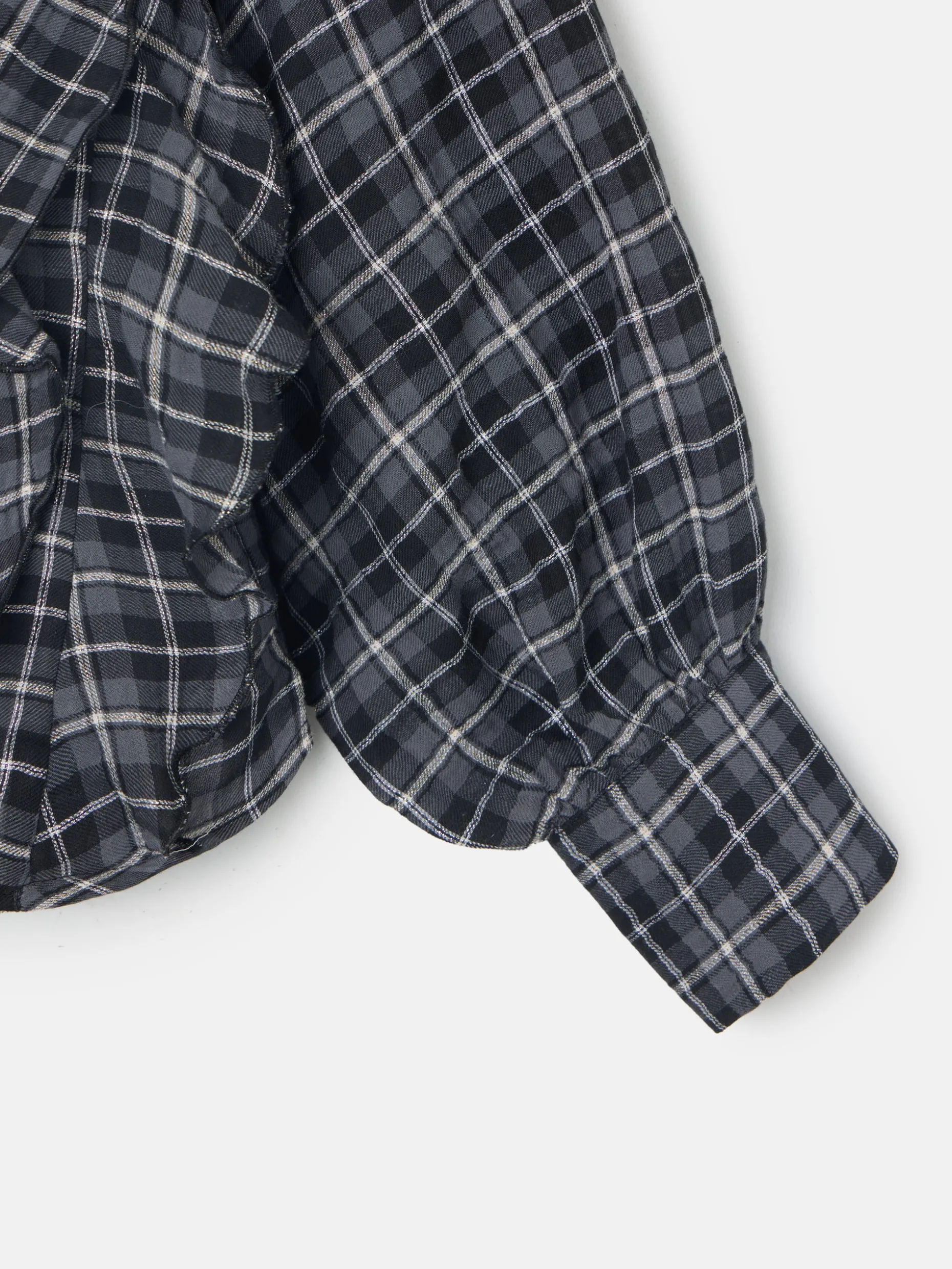 Blusa chorreras cuadros negros
