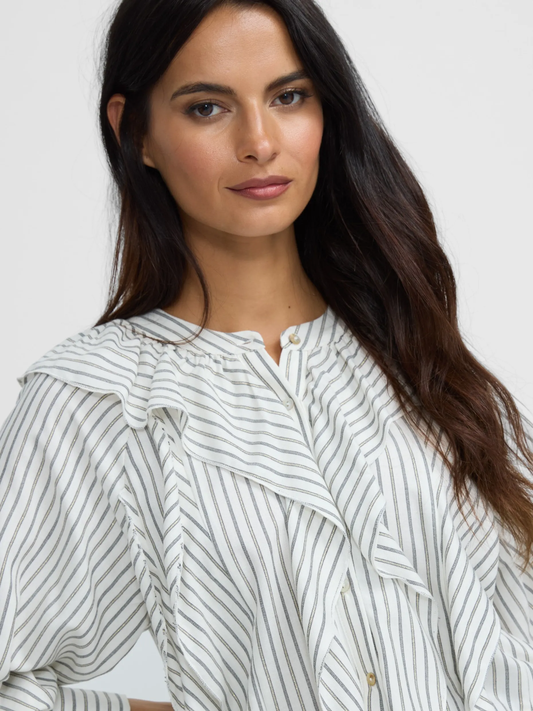 Blusa chorreras rayas blanca