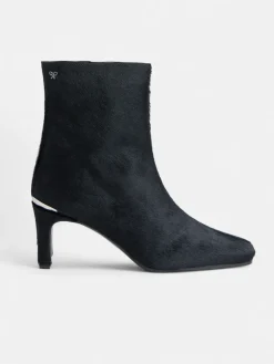 Botin tacon pelo negro