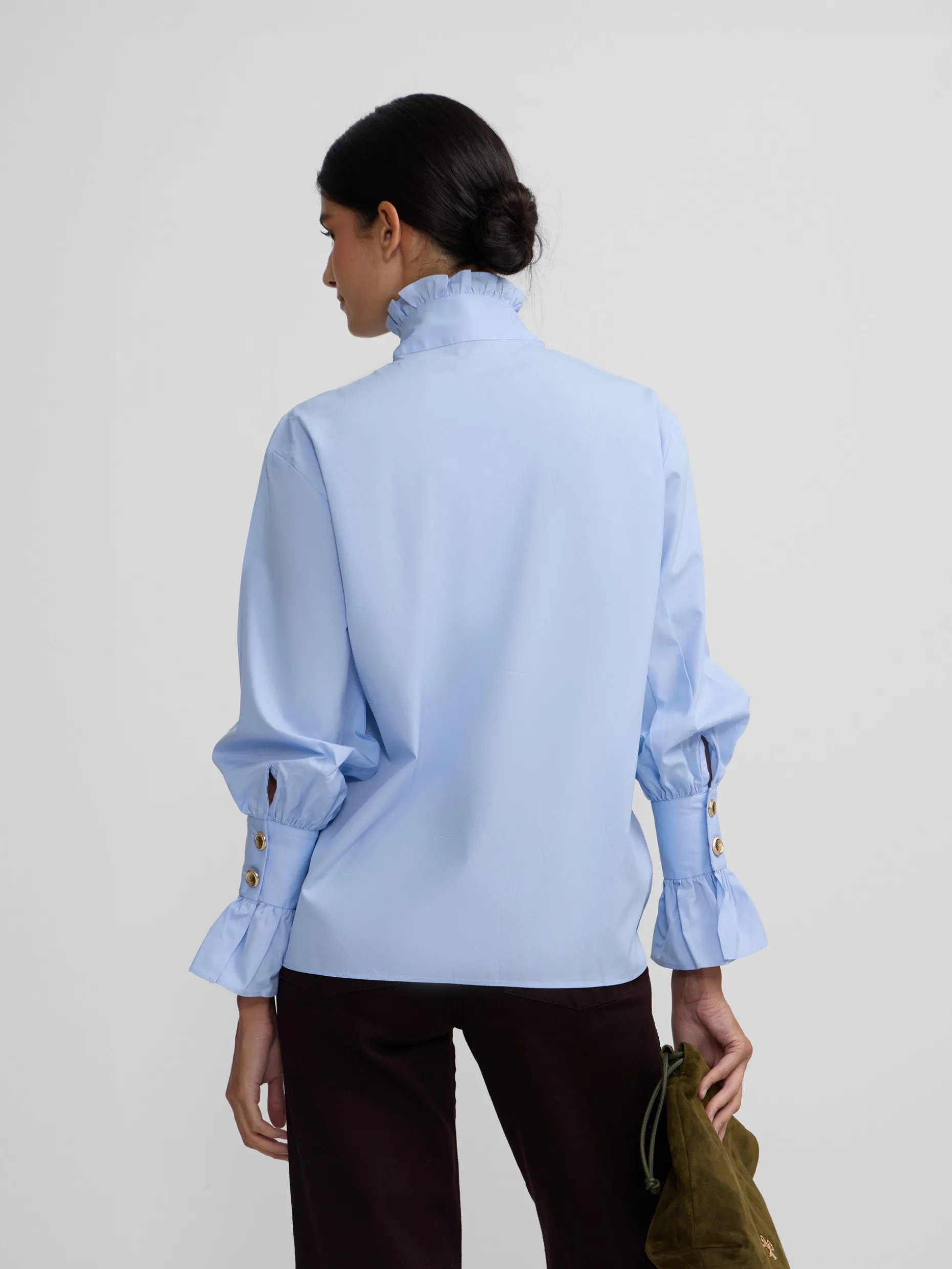 Camisa detalle puño celeste
