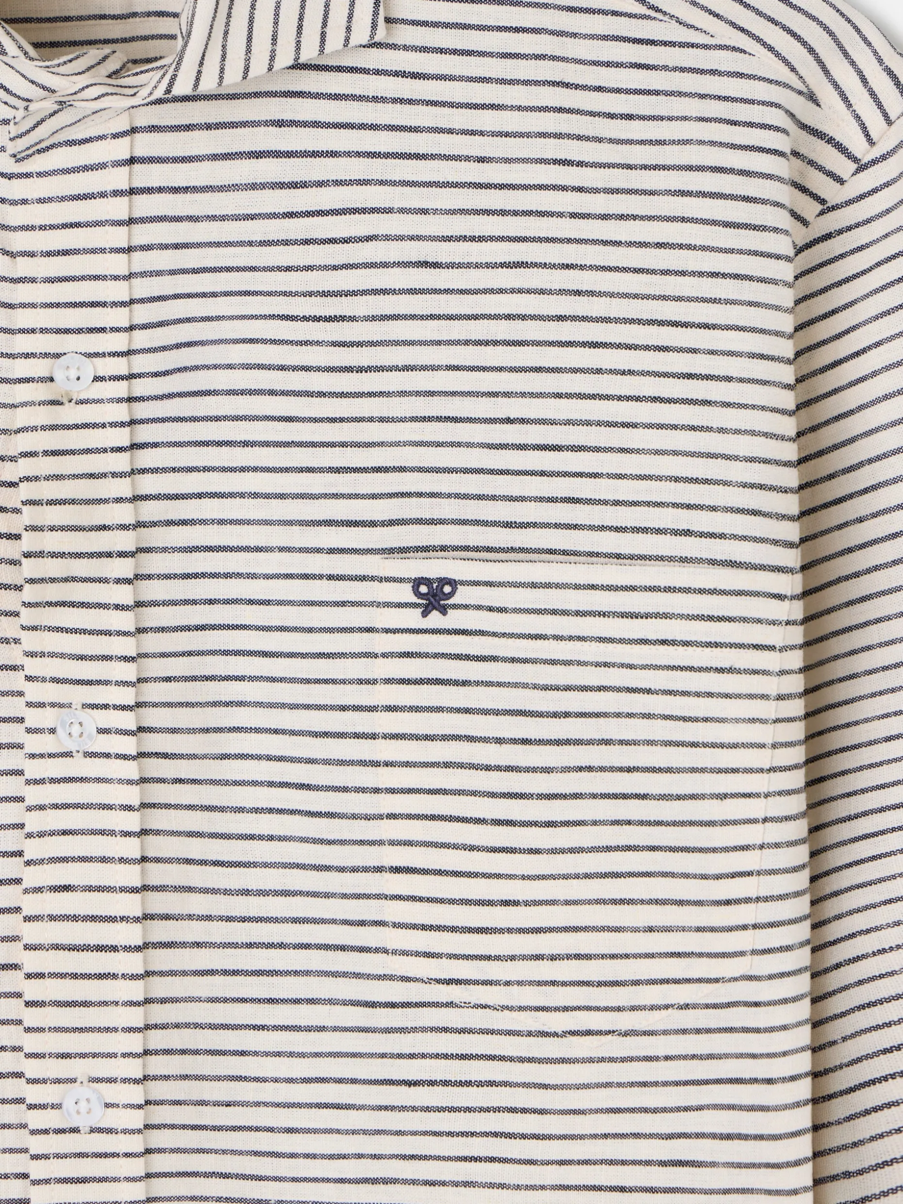 Camisa sport bolsillo raya horizontal azul marino