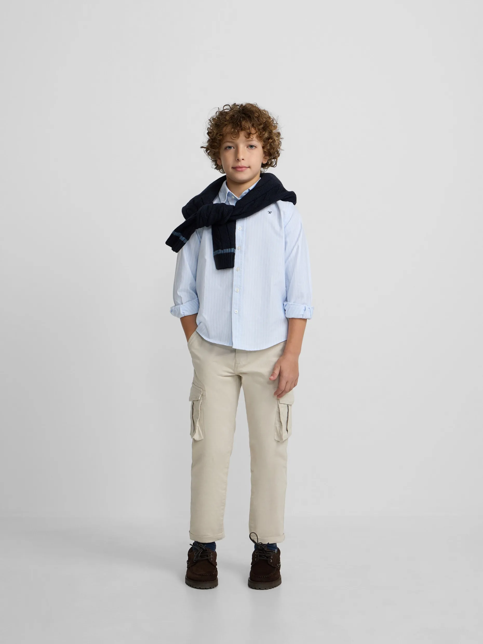 Camisa sport oxford kids celeste raya fina blanca
