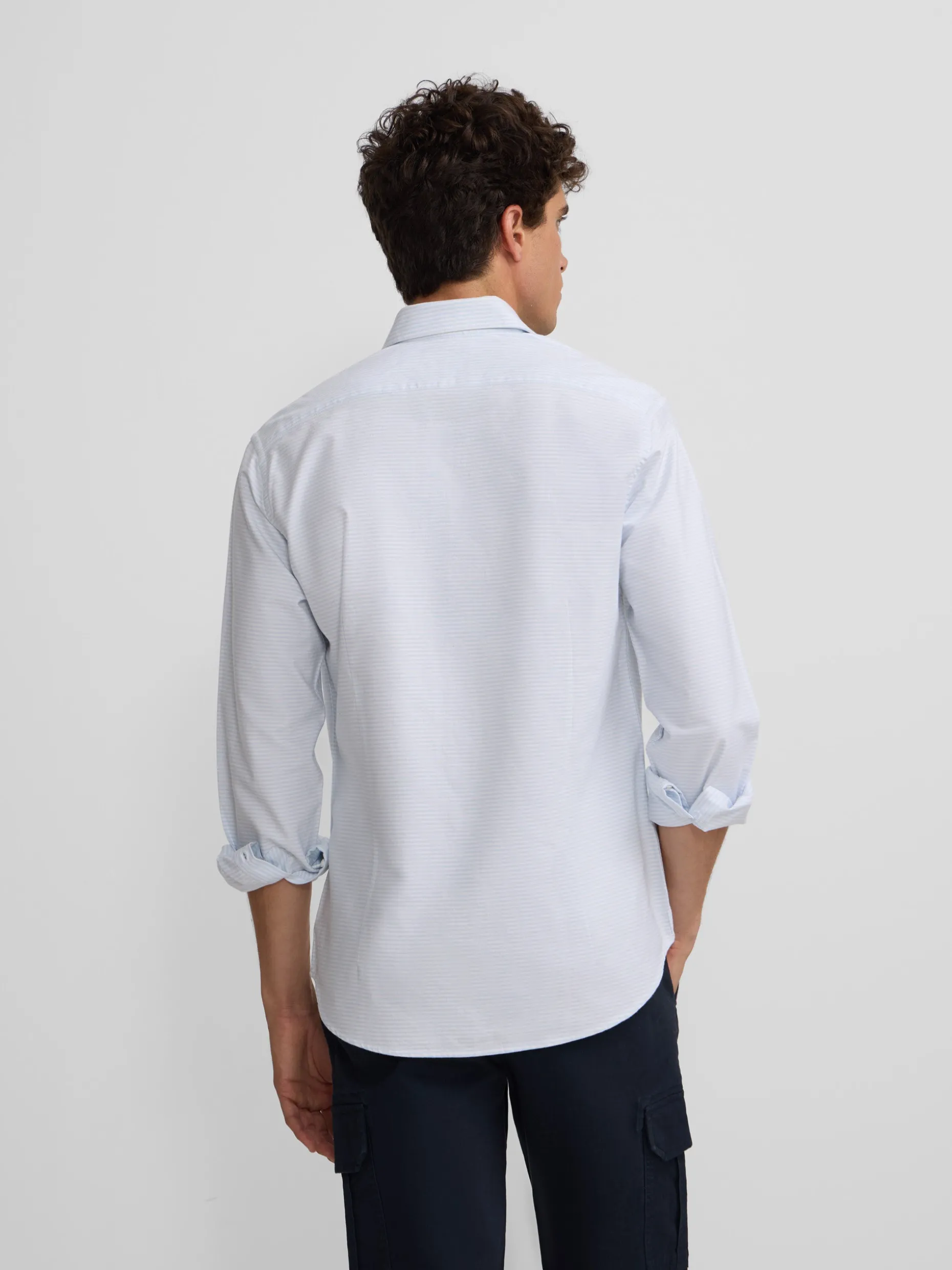 Camisa sport oxford rayas horizontales celeste