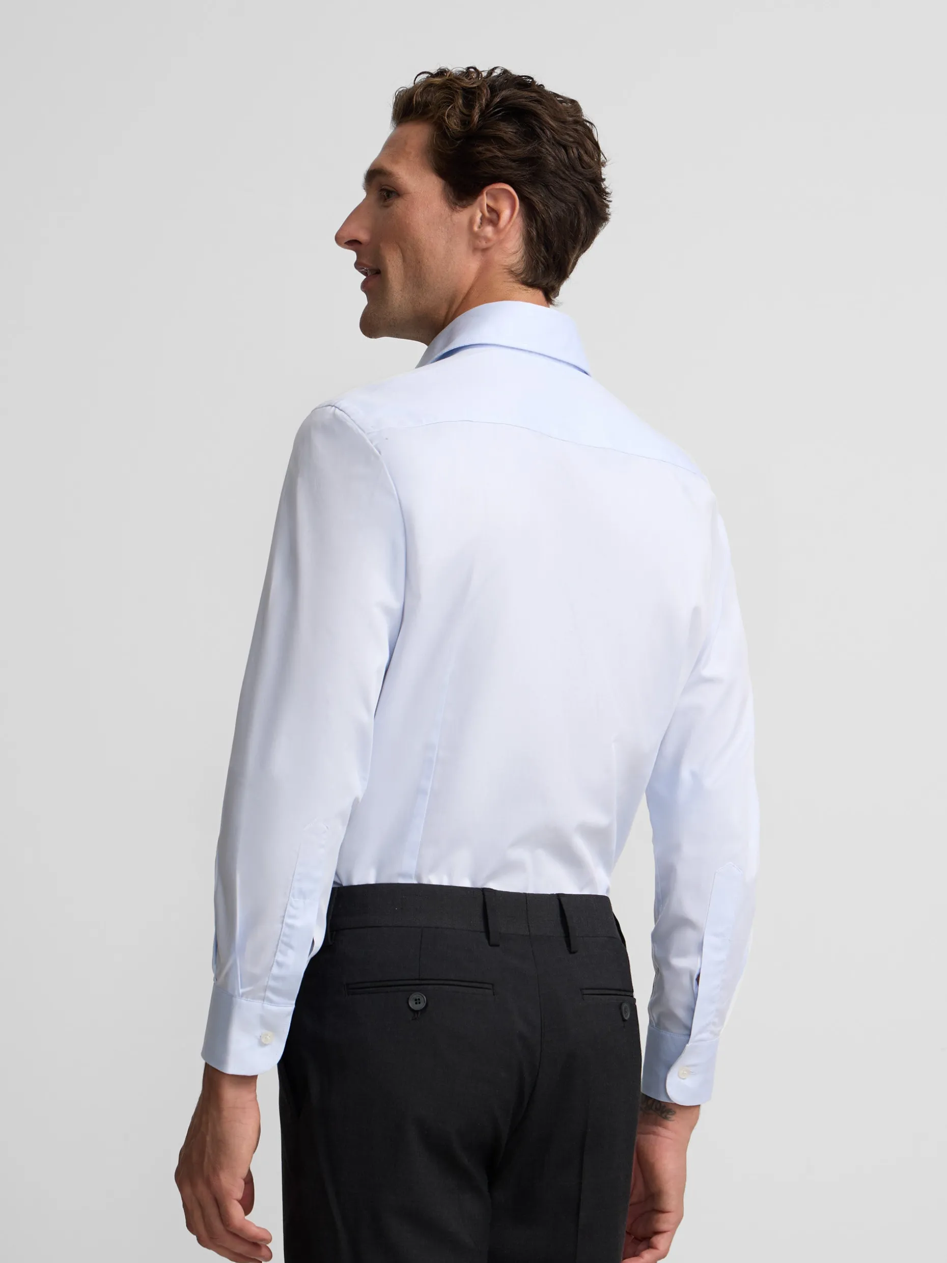 Camisa vestir celeste clara puño simple