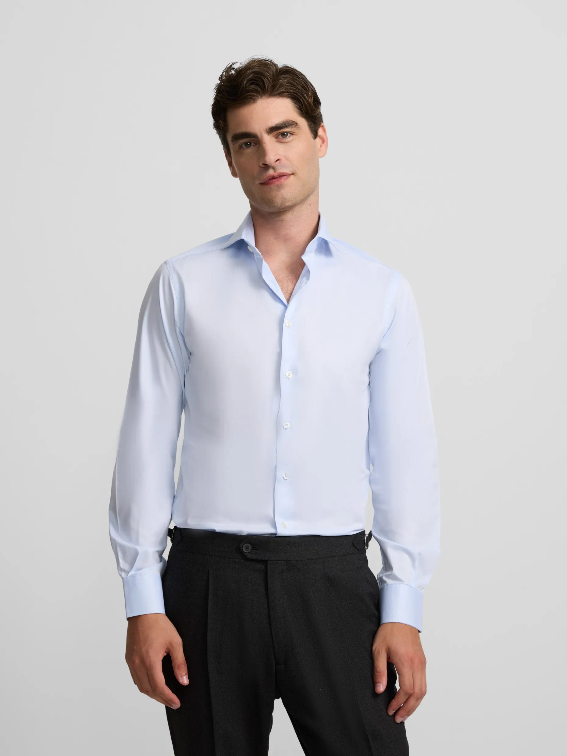 Camisa vestir puño simple celeste clara