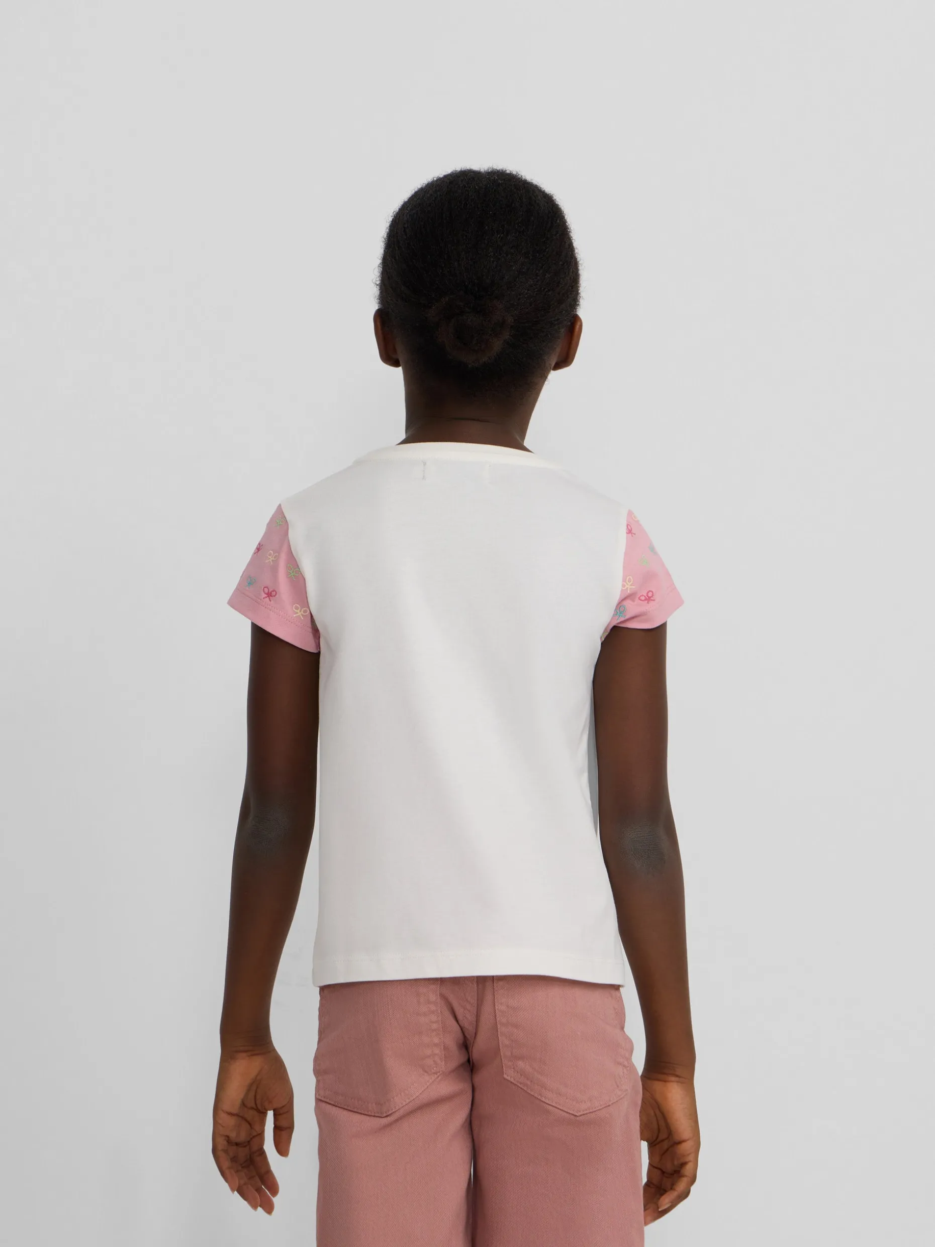 Camiseta girl mangas estampadas blanca
