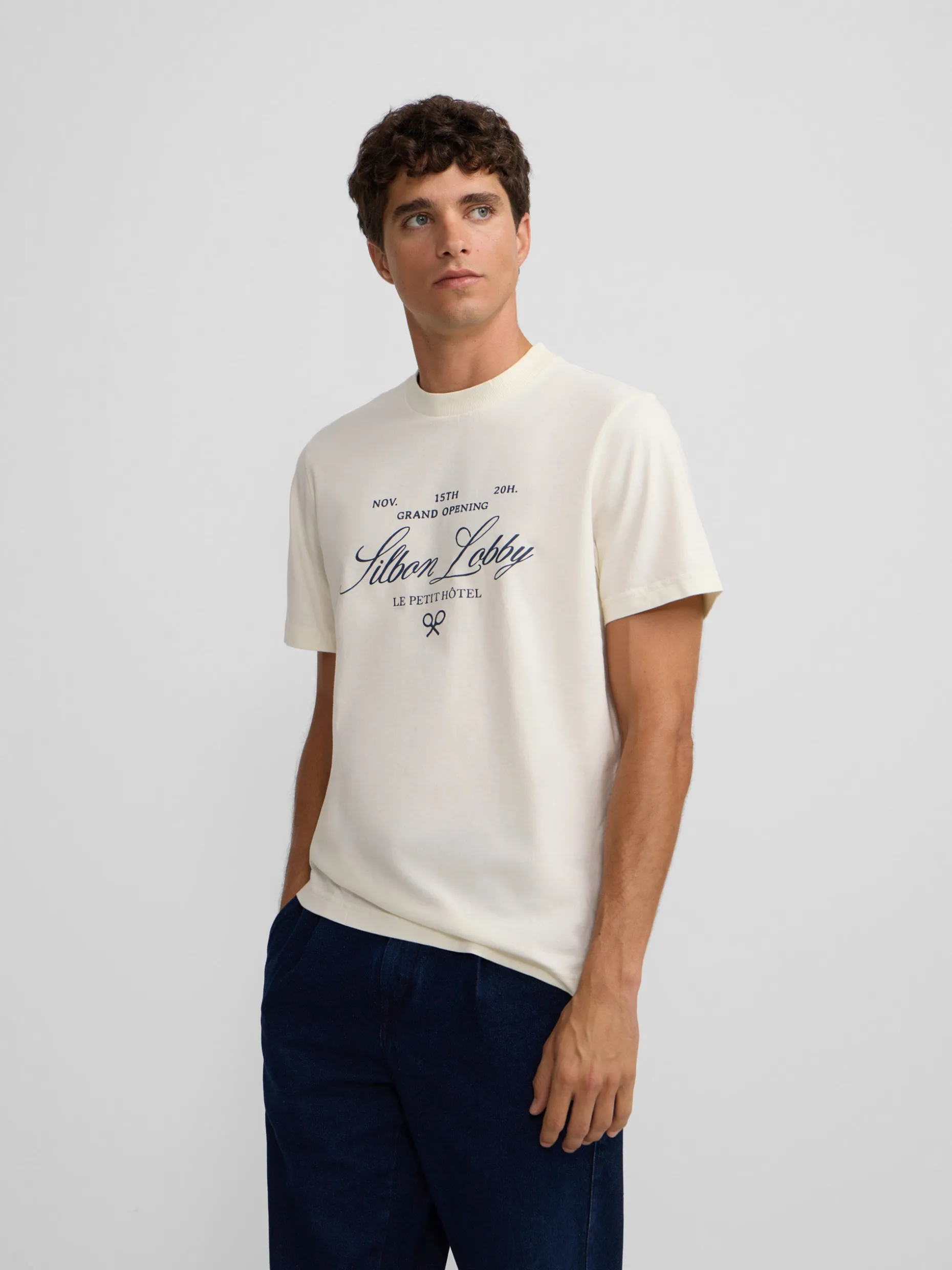 Camiseta petit hotel crema