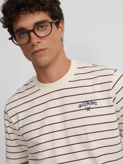 Camiseta raya fina burdeos crema