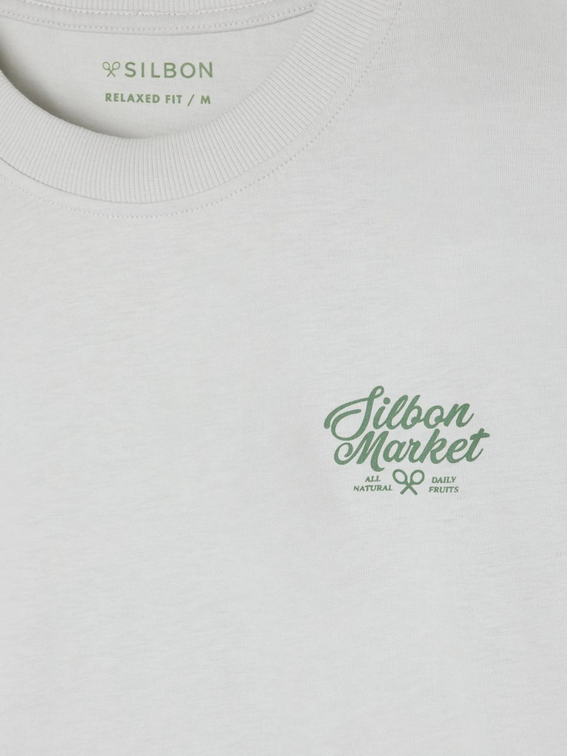 Camiseta relaxed fit market gris