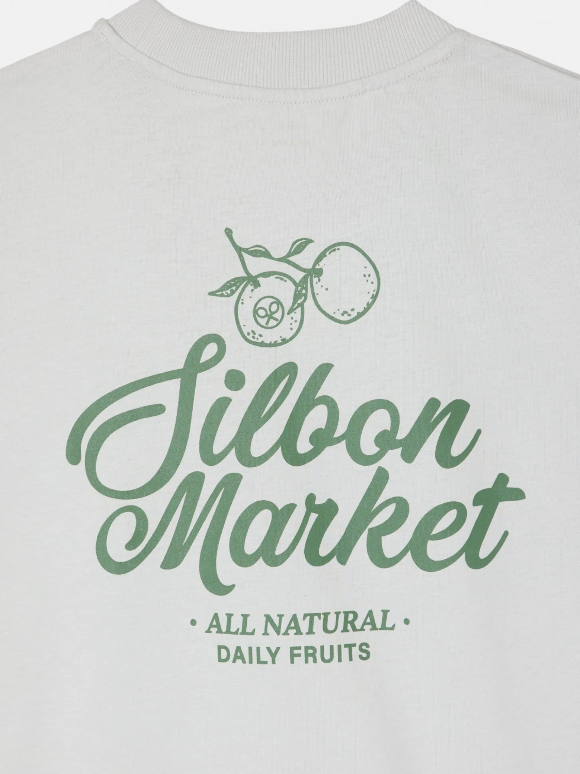 Camiseta relaxed fit market gris
