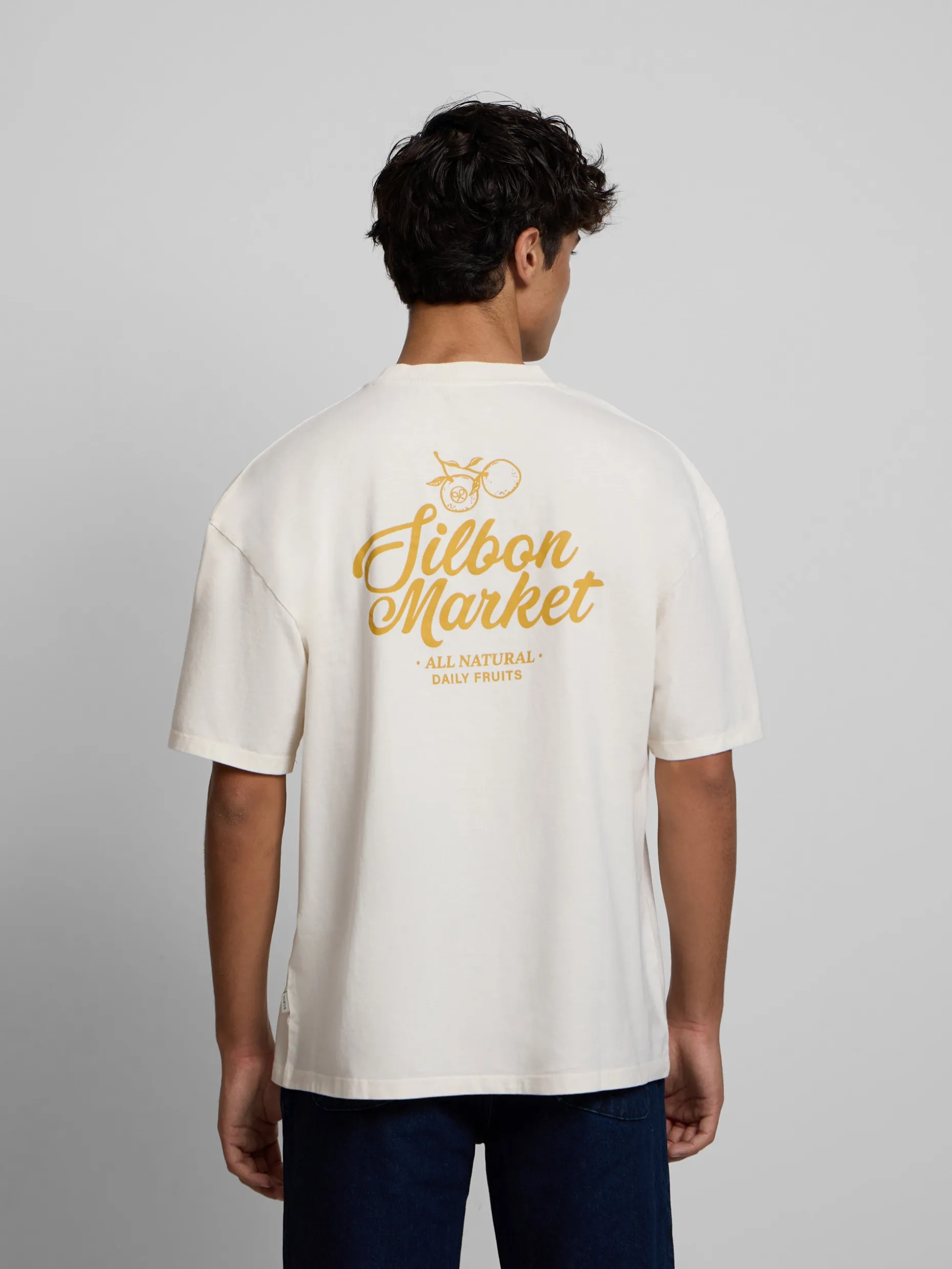 Camiseta relaxed fit market crema