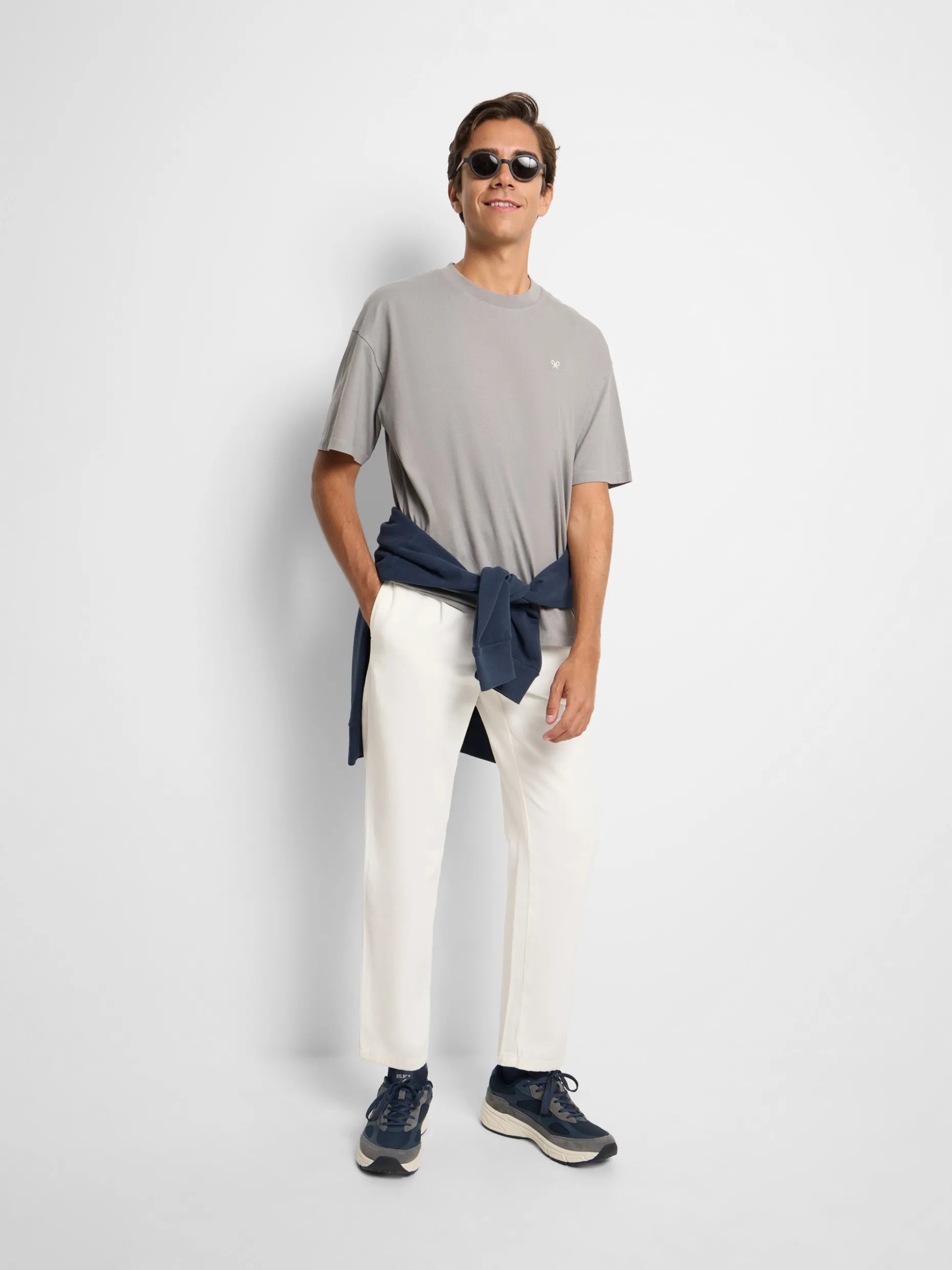 Camiseta relaxed just vibes gris