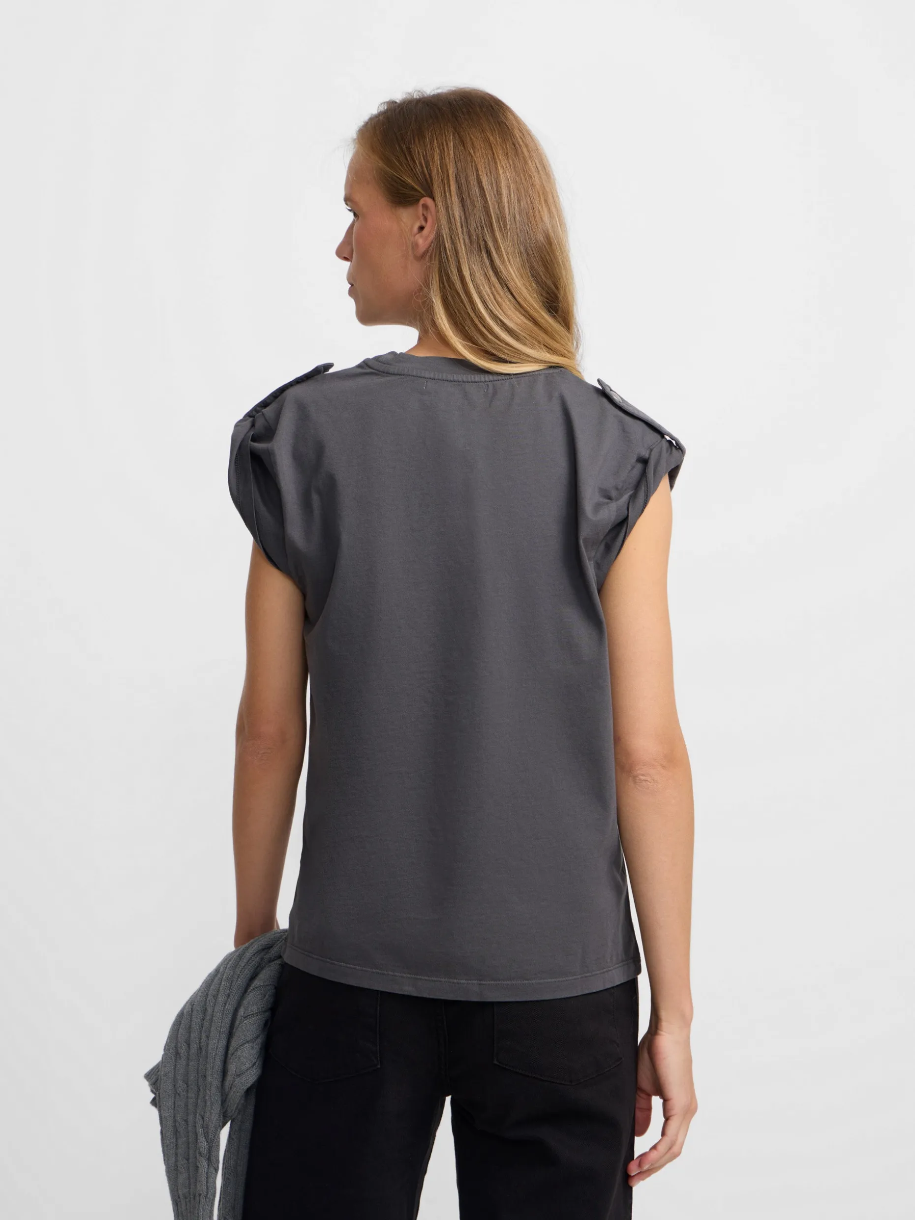 Camiseta woman manga roll out negra