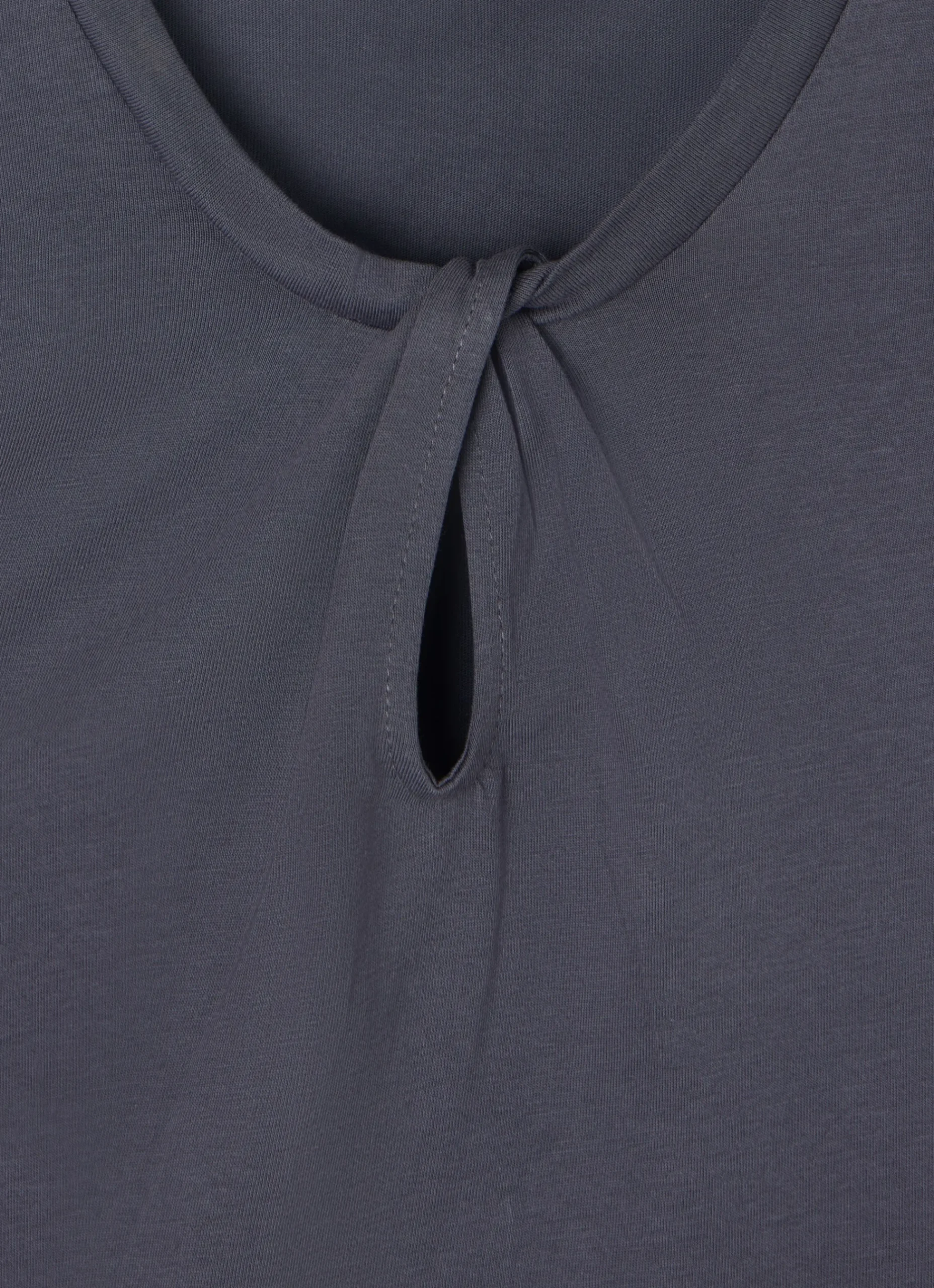 Camiseta woman nudo cuello negra