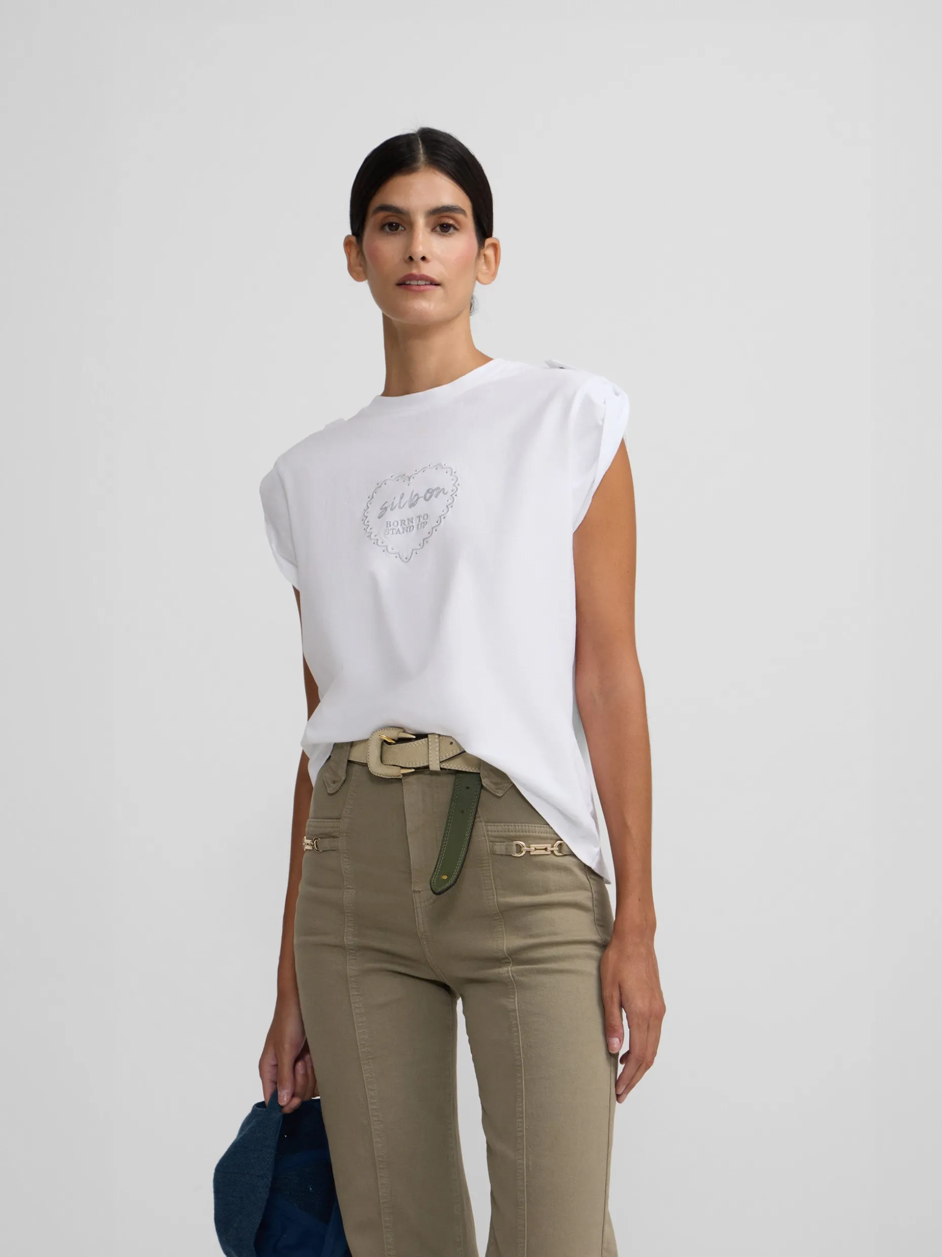 Camiseta woman roll out corazon tachas blanca