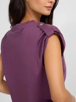 Camiseta woman roll out corazon tachas morado