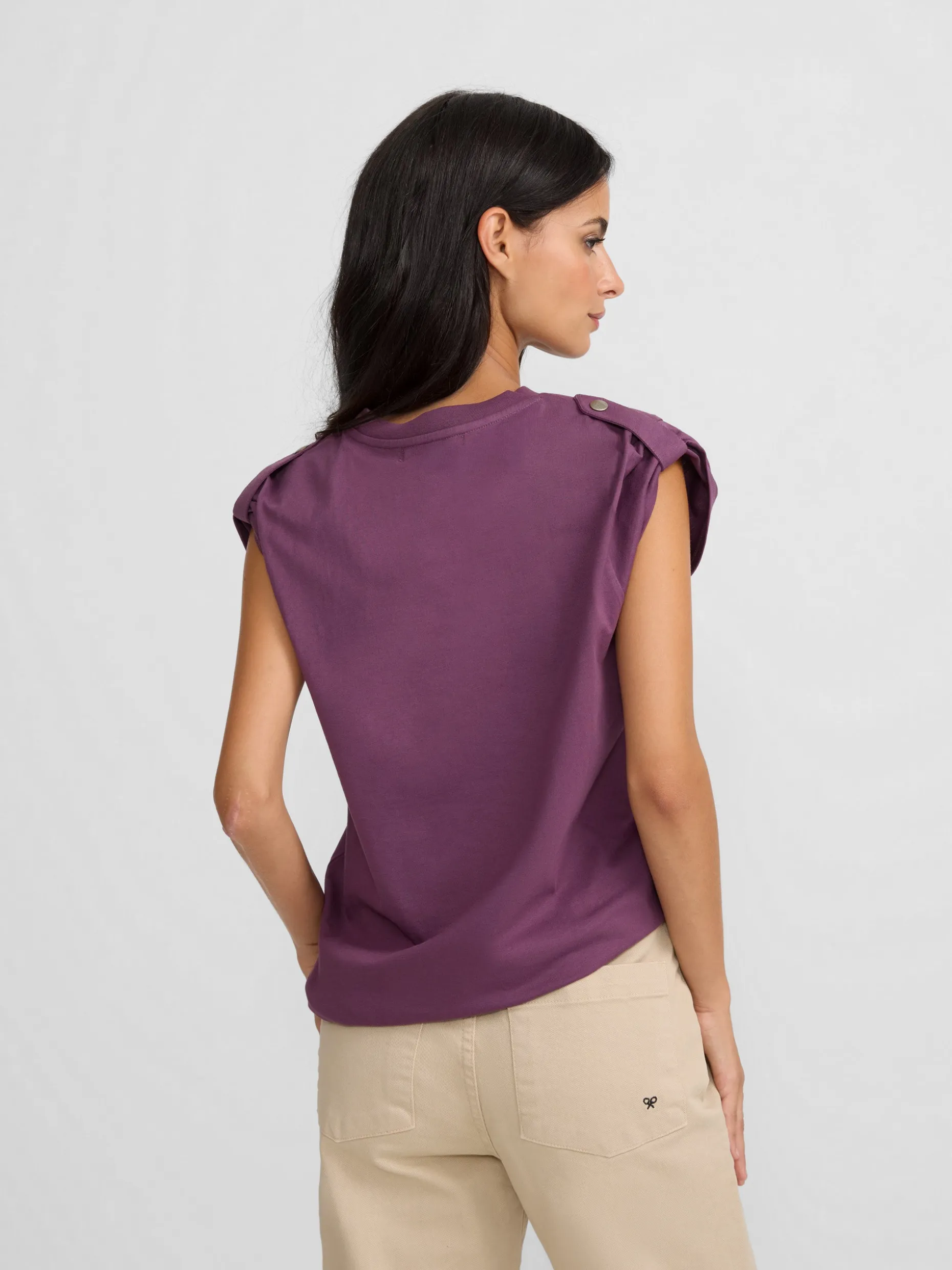 Camiseta woman roll out corazon tachas morado