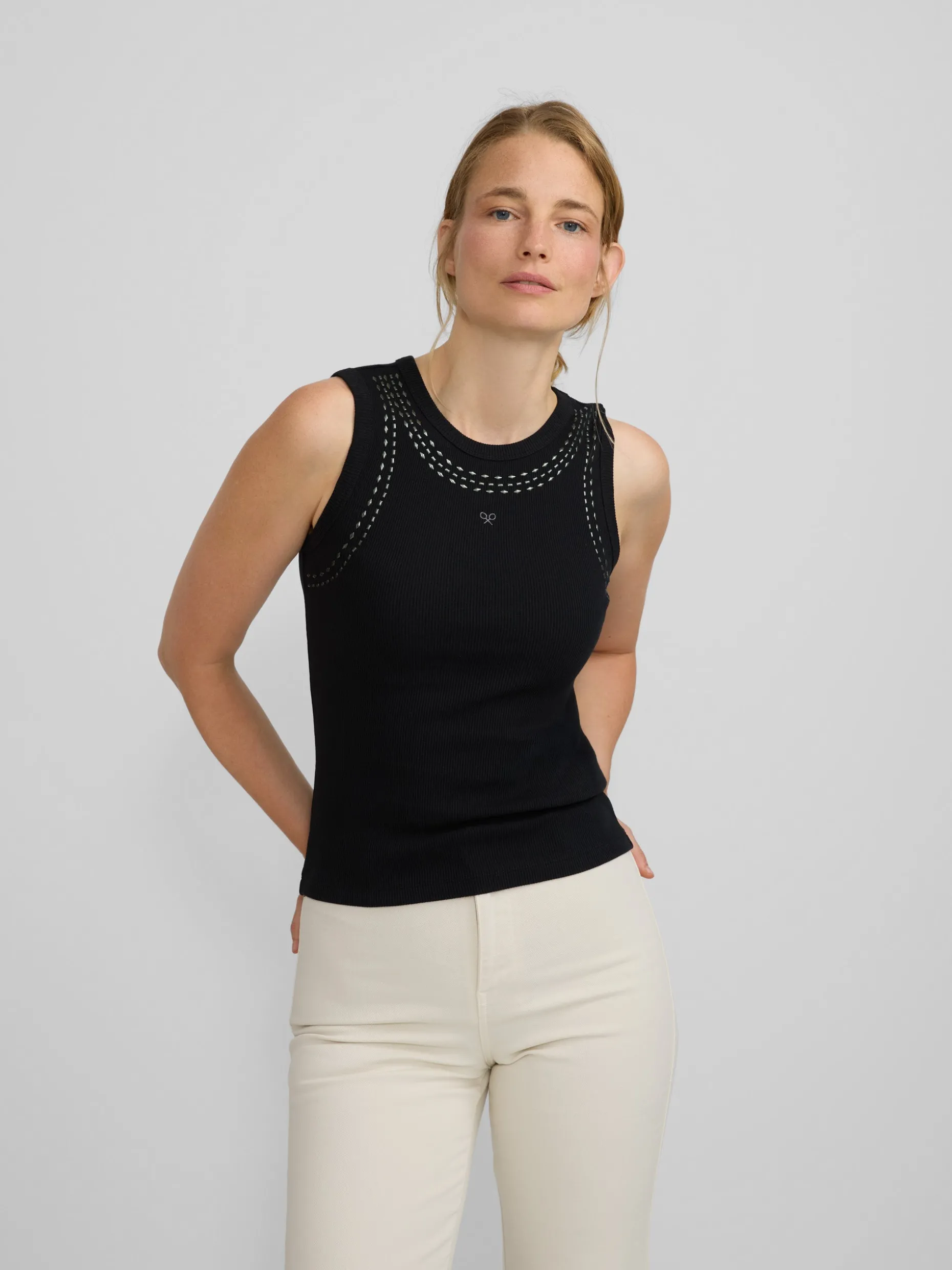 Camiseta woman tank top tachas negra