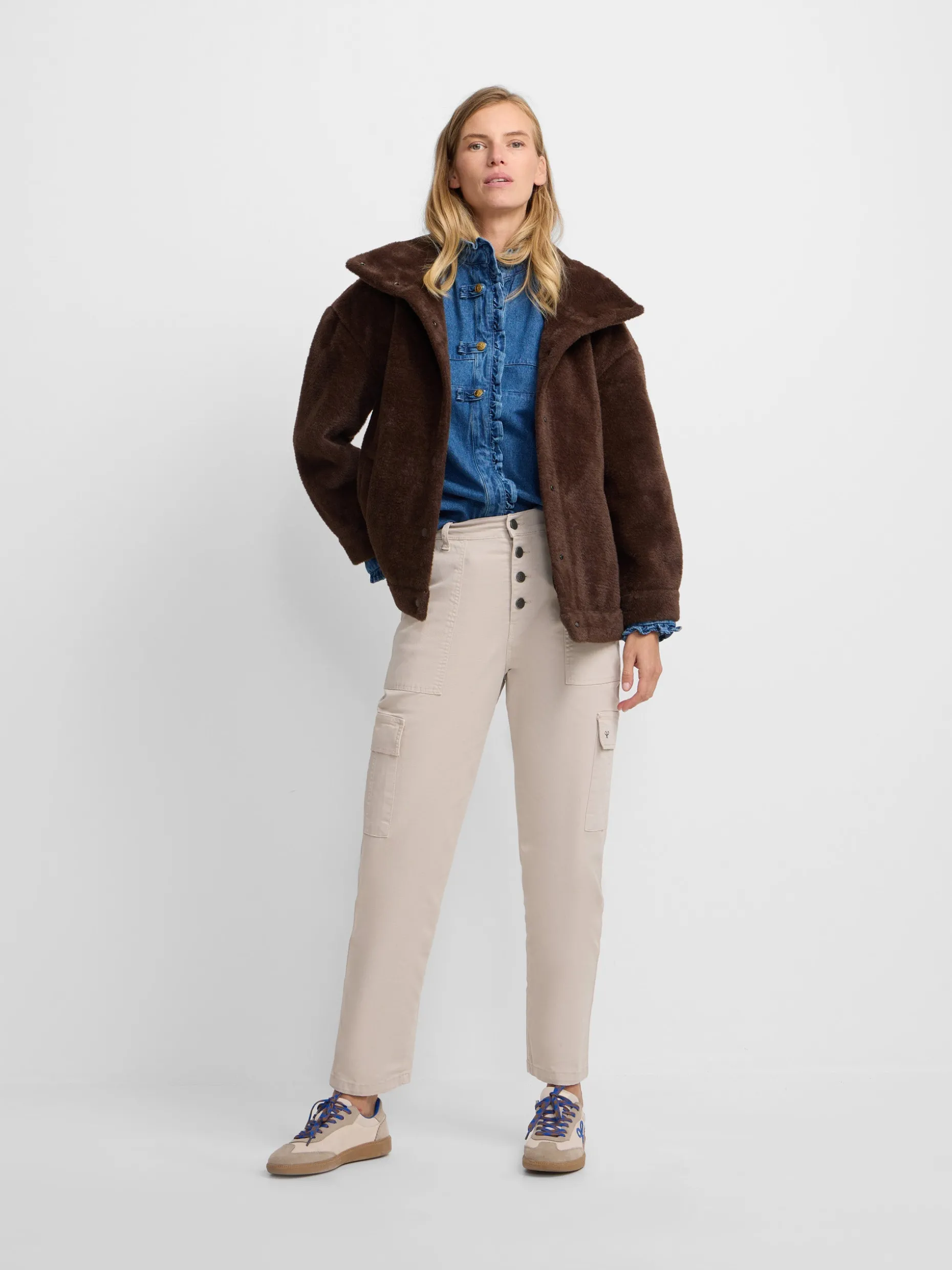 Chaqueta corta pelo marron