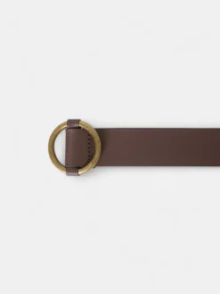 Cinturon piel hebilla redonda marron oscuro