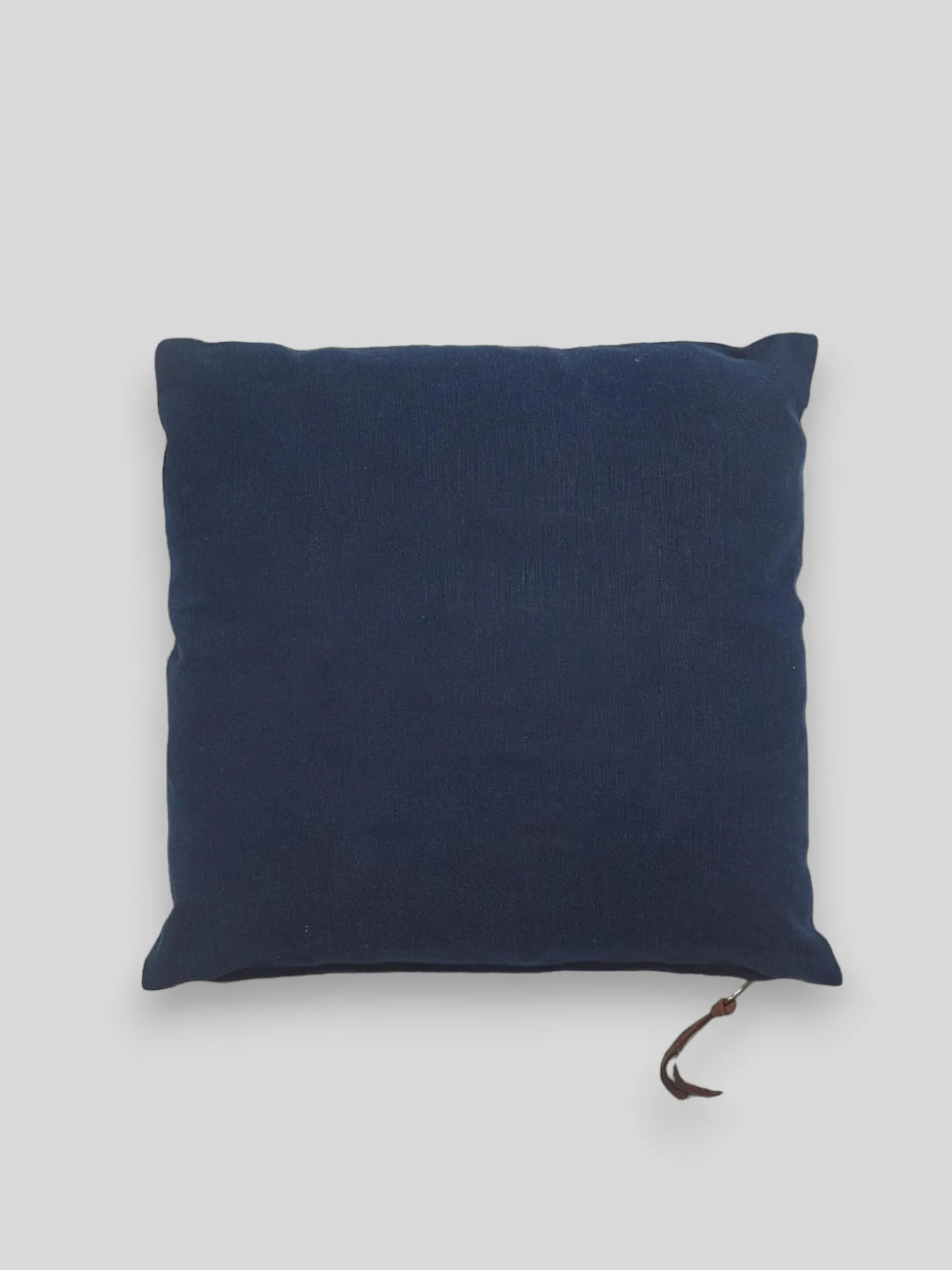 Cojín clasico azul marino