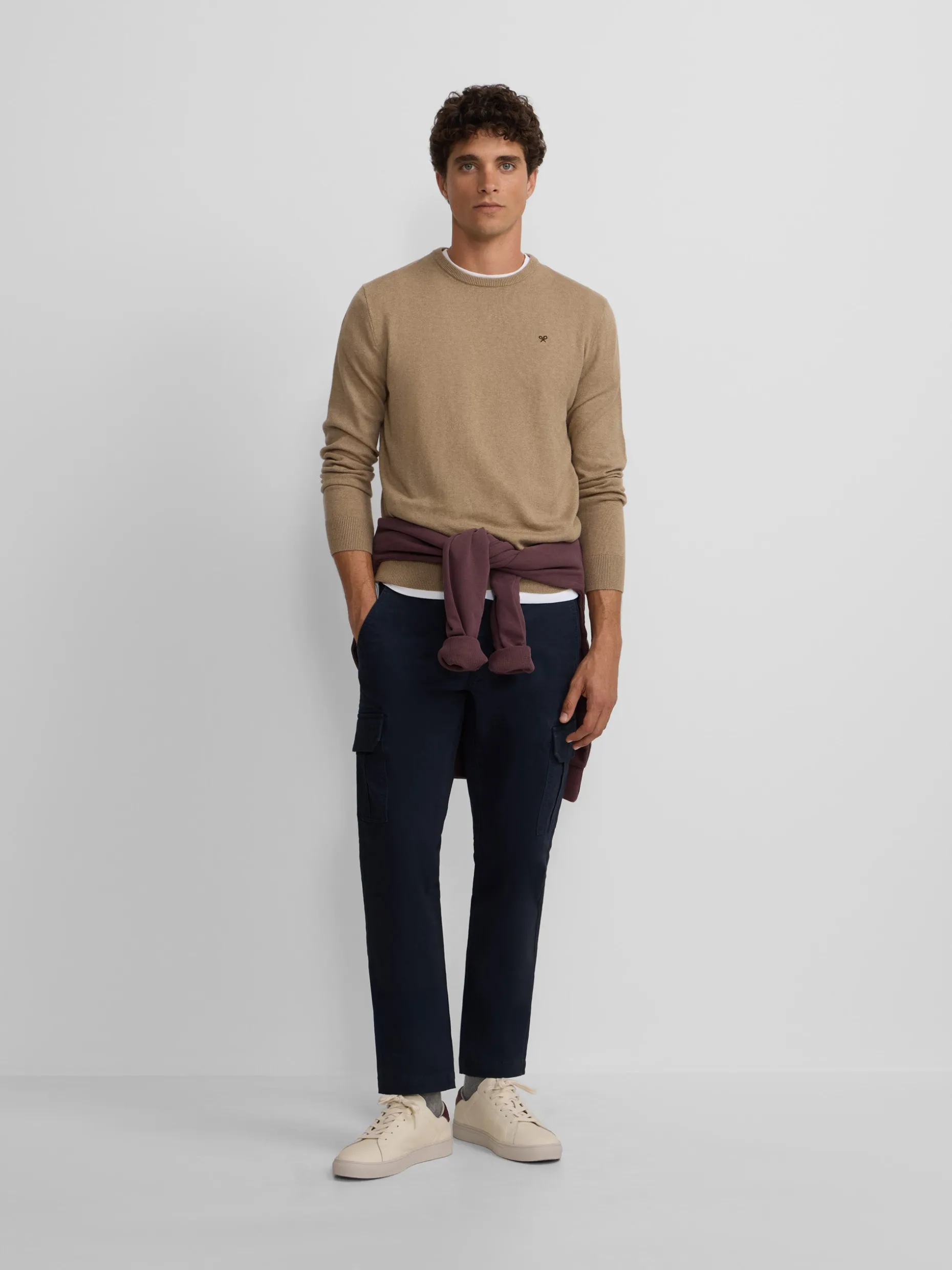 Jersey classic cuello redondo beige oscuro