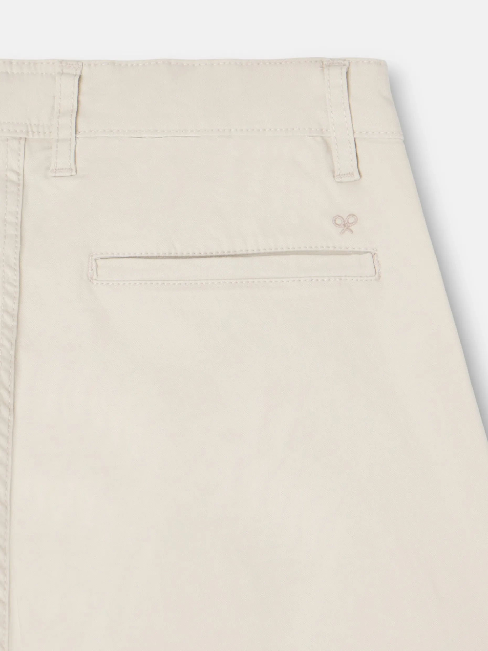 Pantalon chino casual pinzas piedra