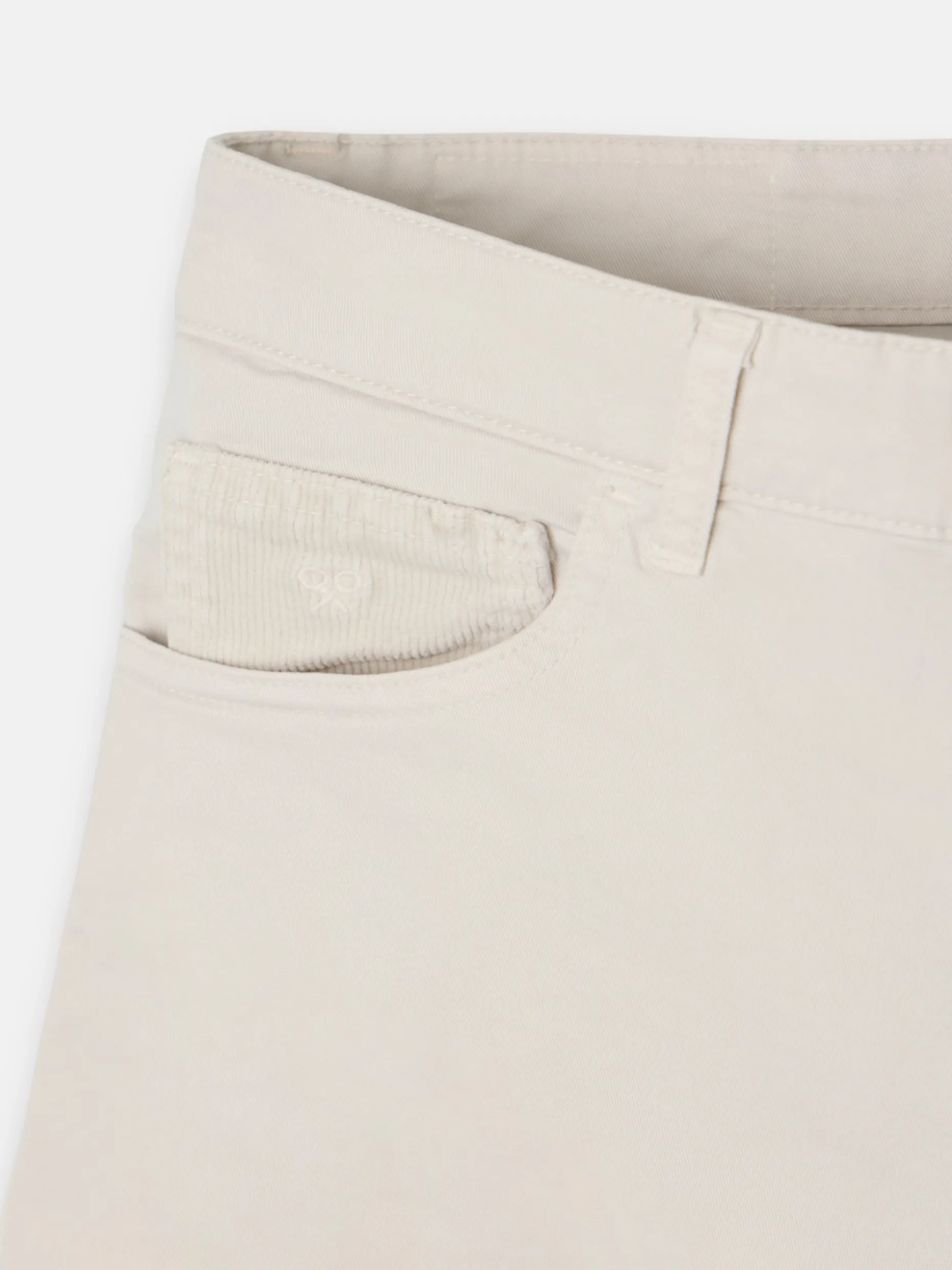 Pantalon cinco bolsillos pana beige claro