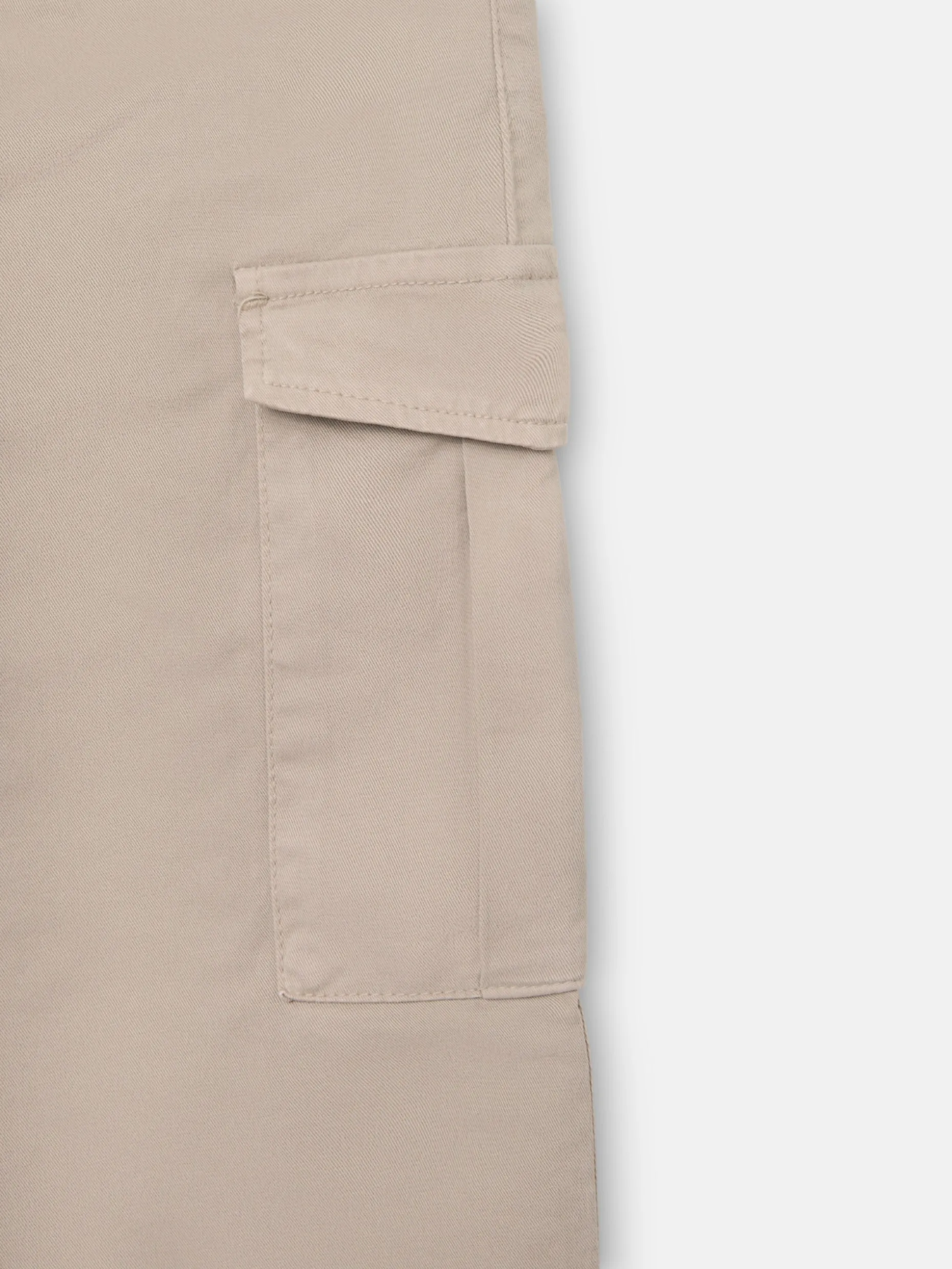 Pantalon jogger cargo pinza beige