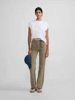 Pantalon recto detalle hebillas beige oscuro
