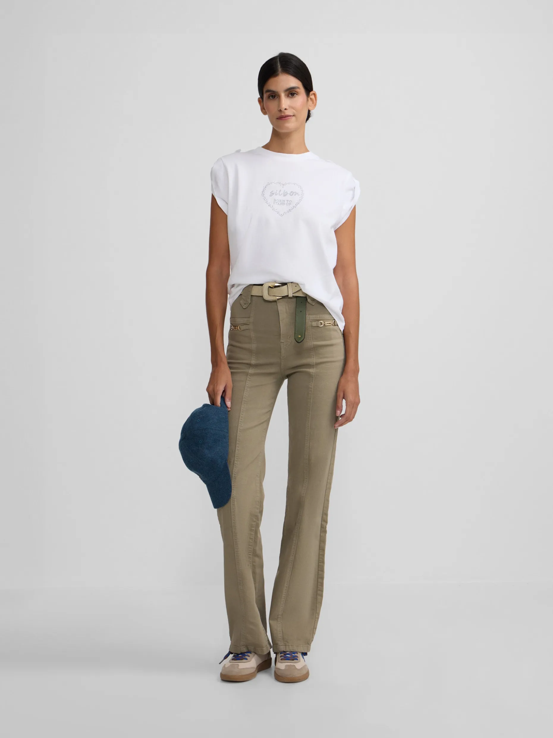 Pantalon recto detalle hebillas beige oscuro