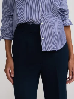 Pantalon vestir detalles saten marino
