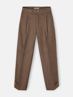Pantalon vestir detalles espiga marron