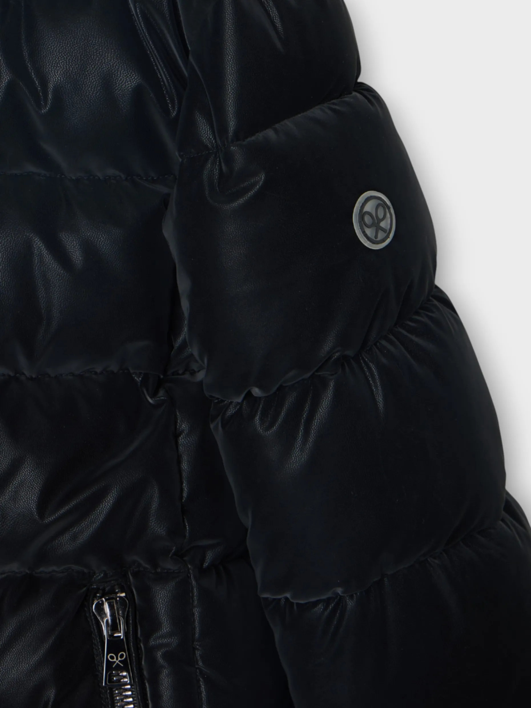Parka corta acolchada negra