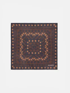 Pañuelo motivos etnicos marron