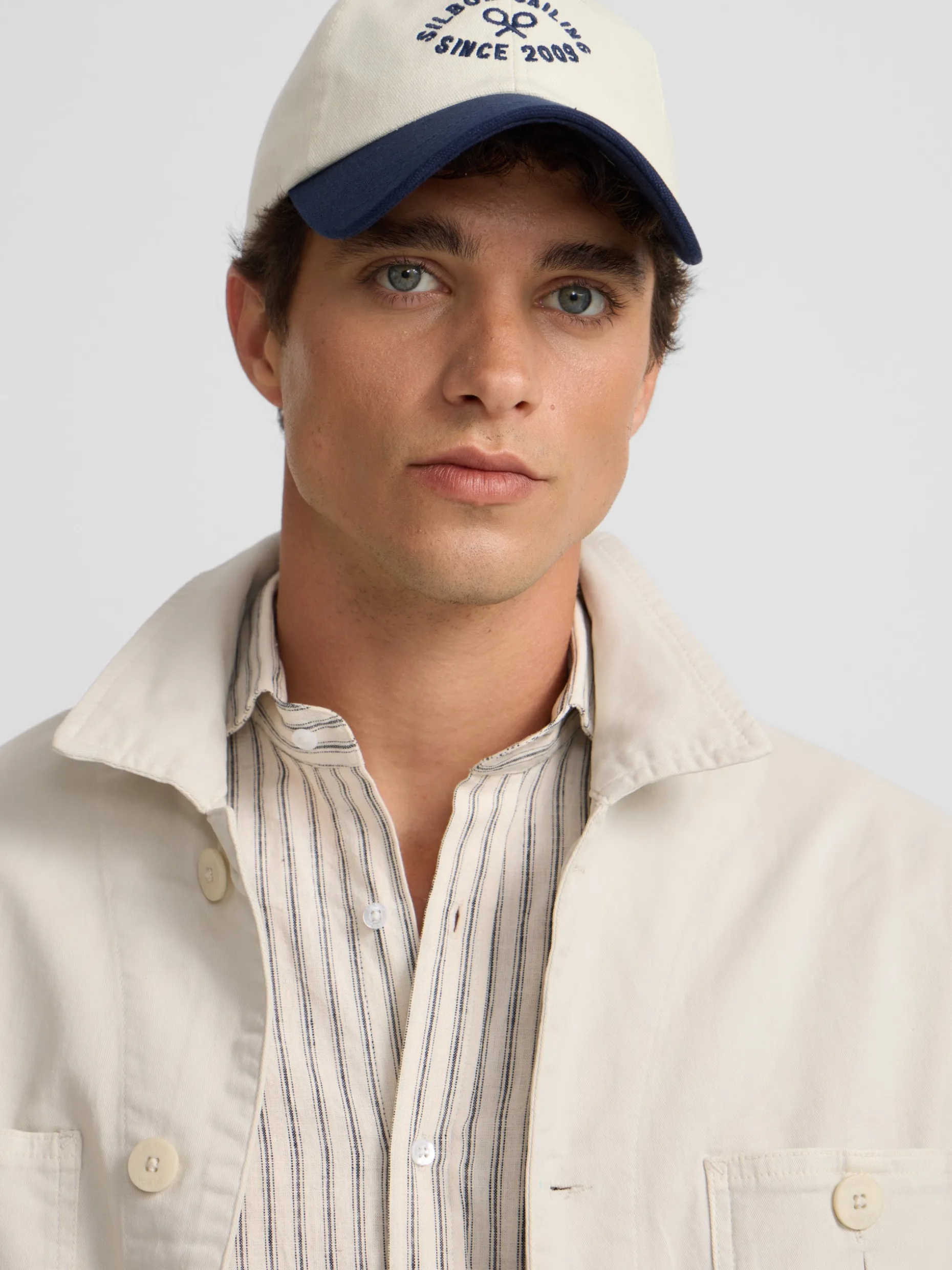 Sobrecamisa bolsillos boton beige