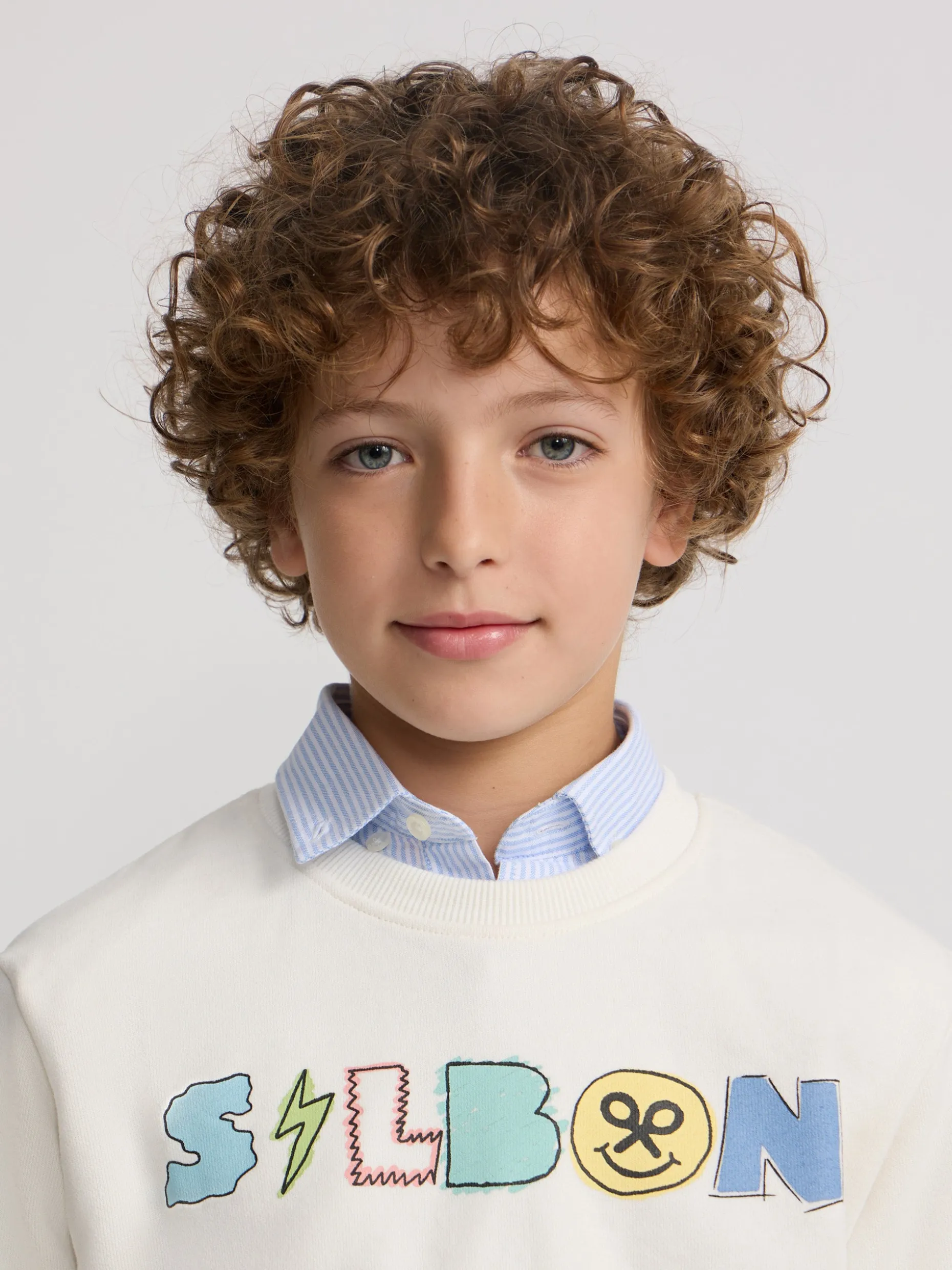 Sudadera kids letras silbon crema