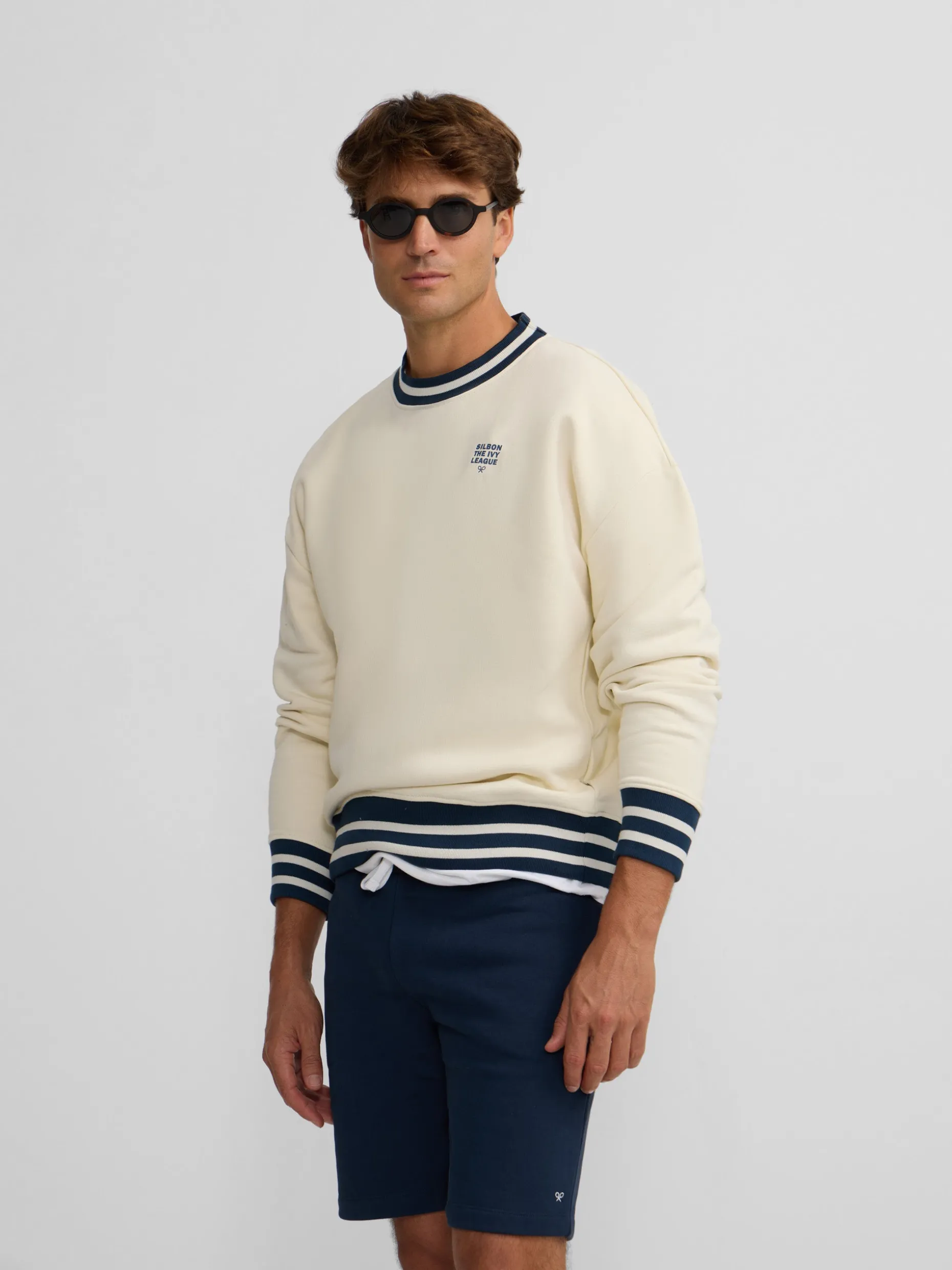 Sudadera relaxed fit ivy league crema
