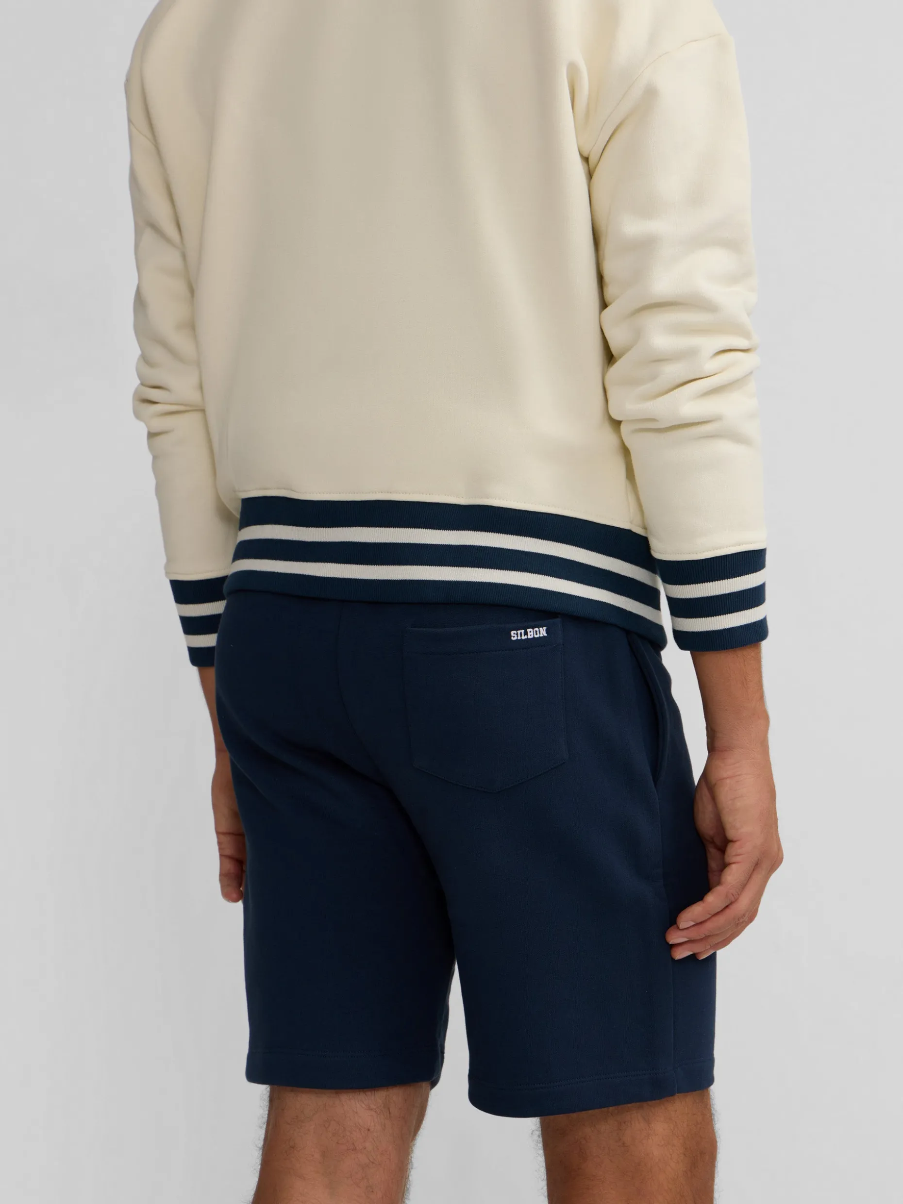 Sudadera relaxed fit ivy league crema