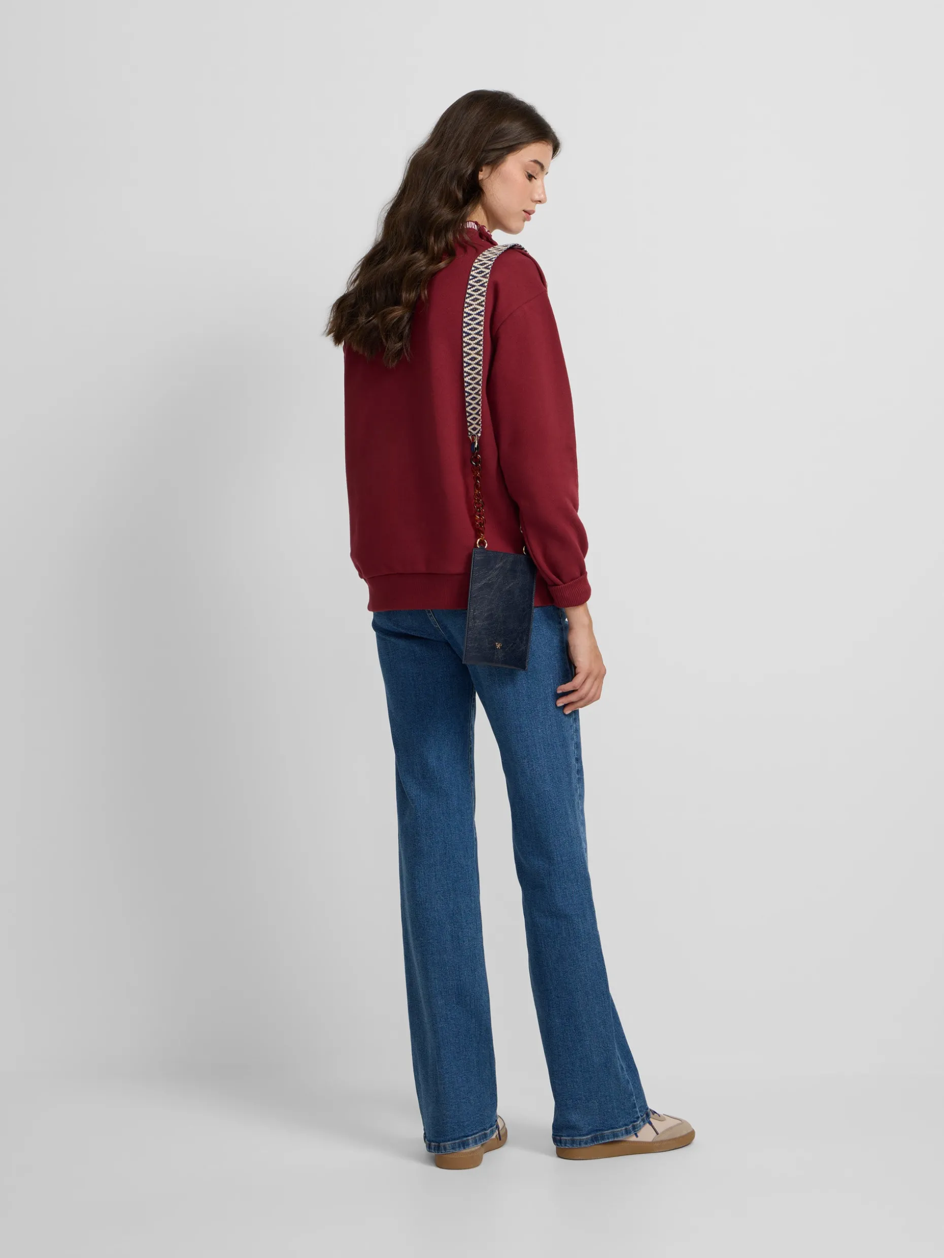 Sudadera woman cuello volante burdeos
