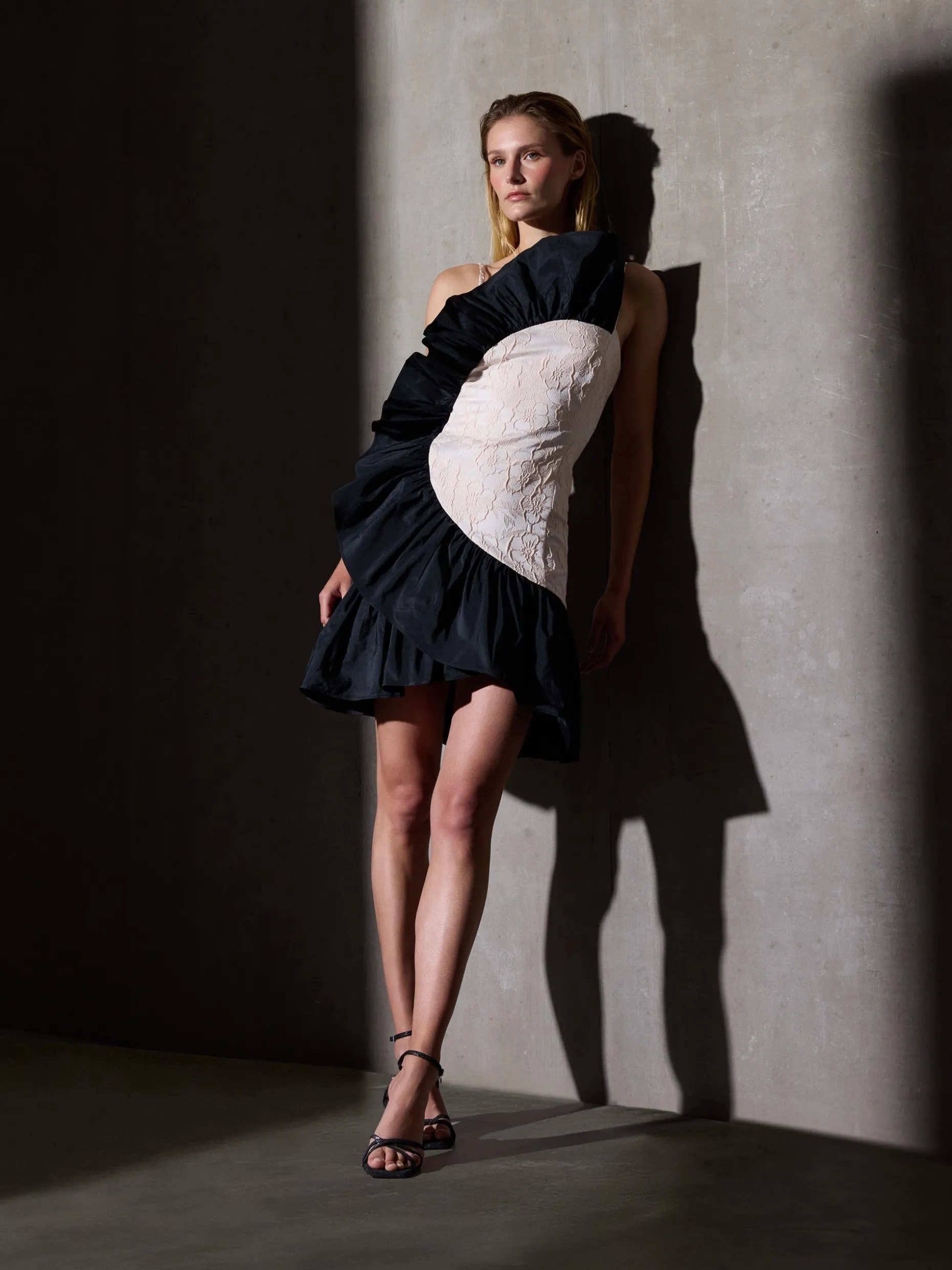Vestido CaprileXSilbon bicolor volante marfil