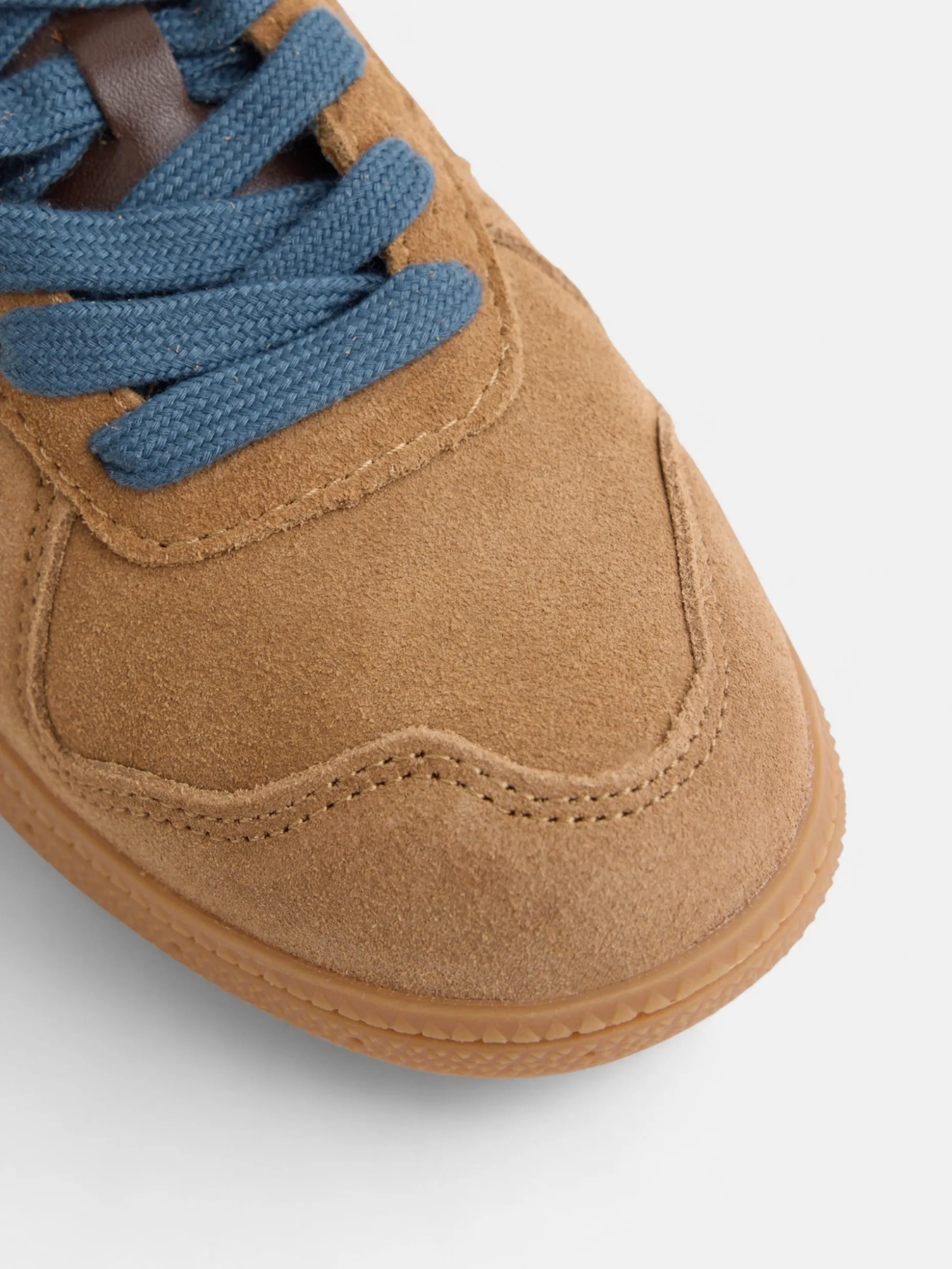 Zapatilla casual piel mostaza