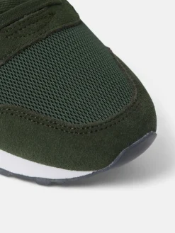 Zapatilla running clasica verde