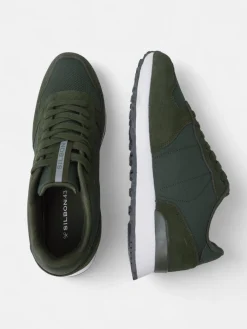 Zapatilla running clasica verde