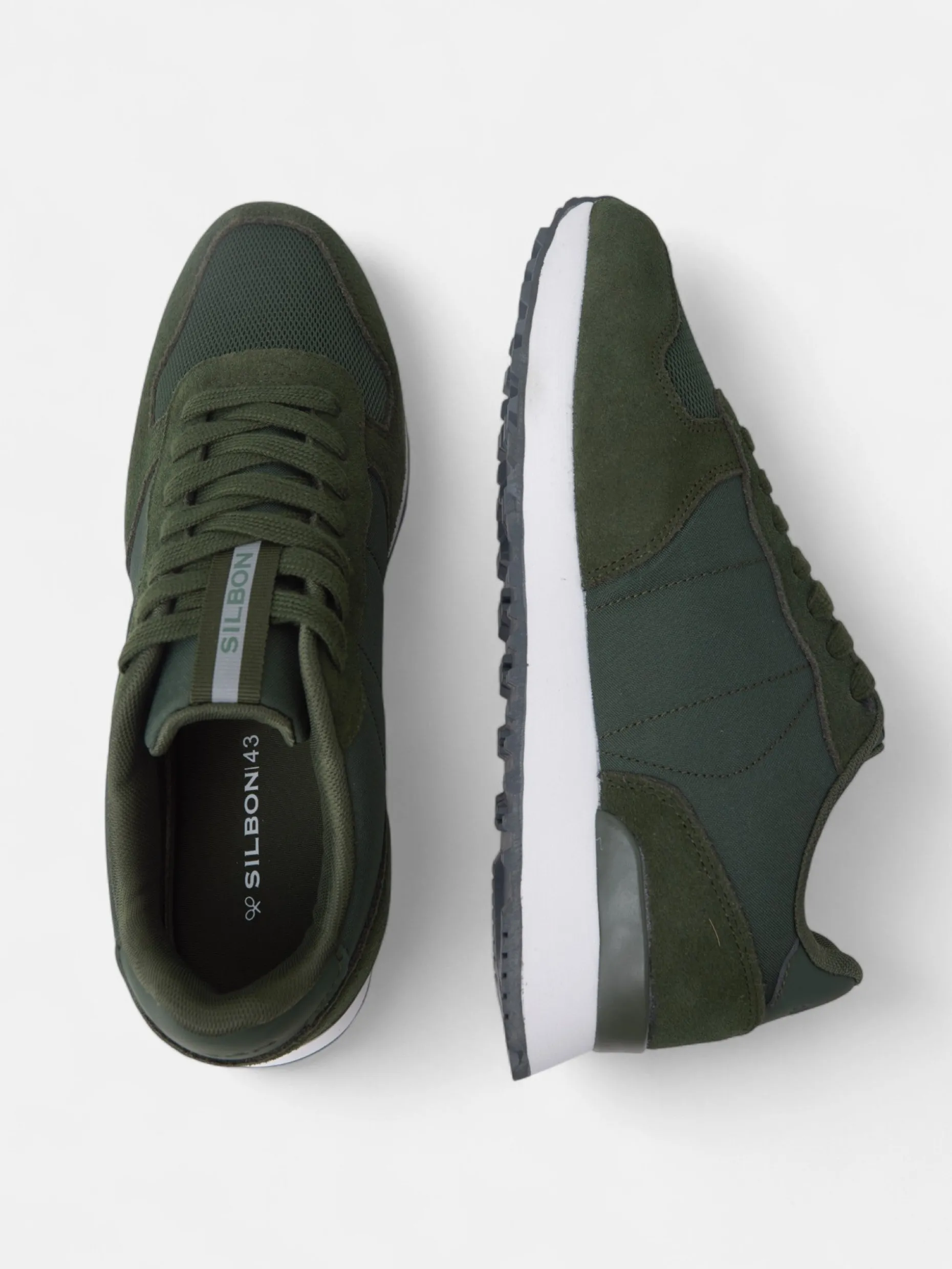 Zapatilla running clasica verde