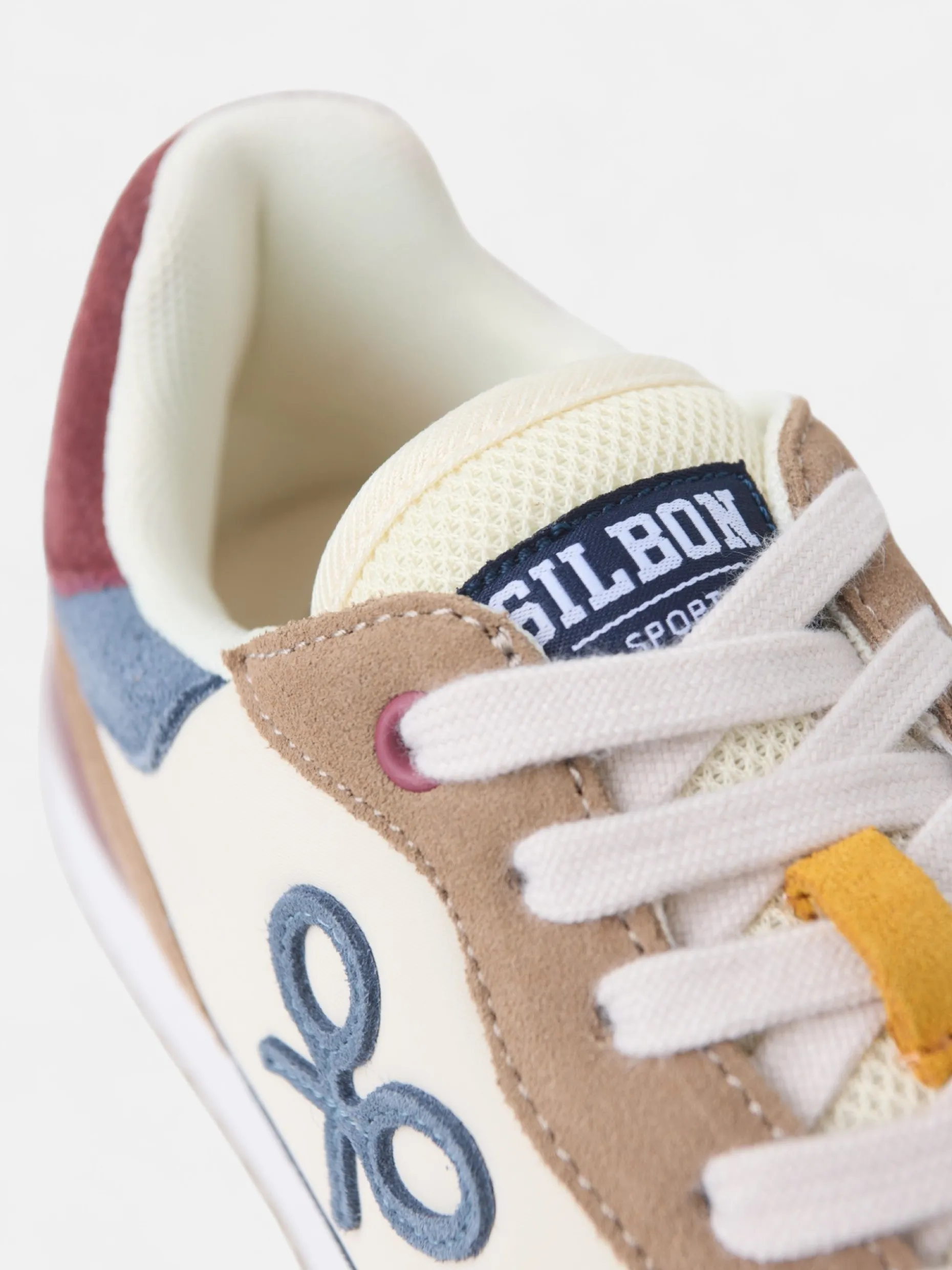 Zapatilla running multicolor beige