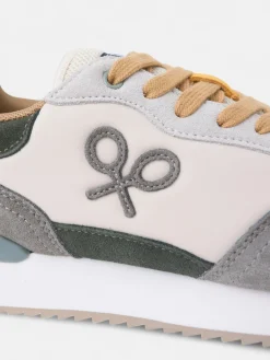 Zapatilla running multicolor gris