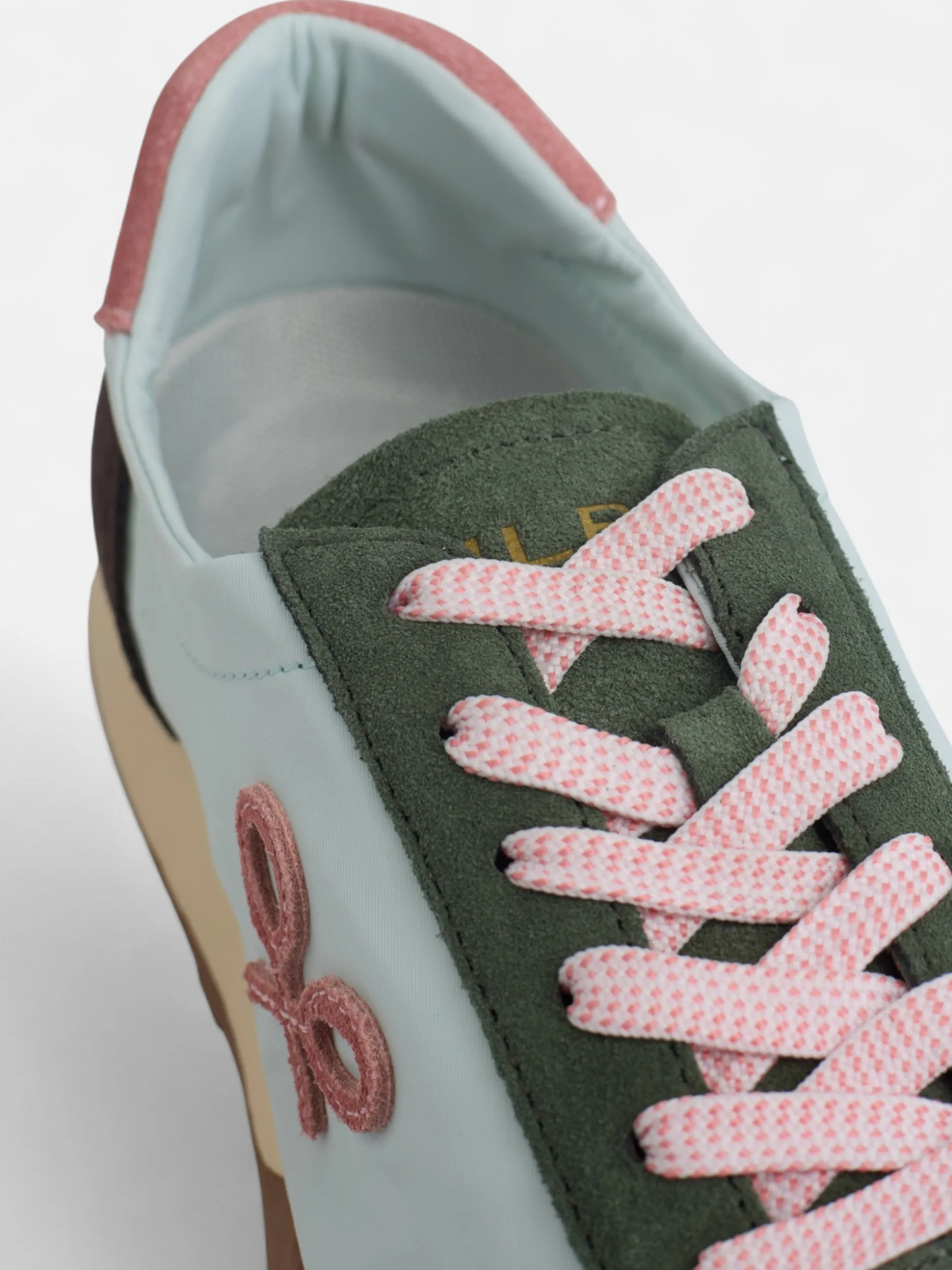 Zapatilla running rosa y verde