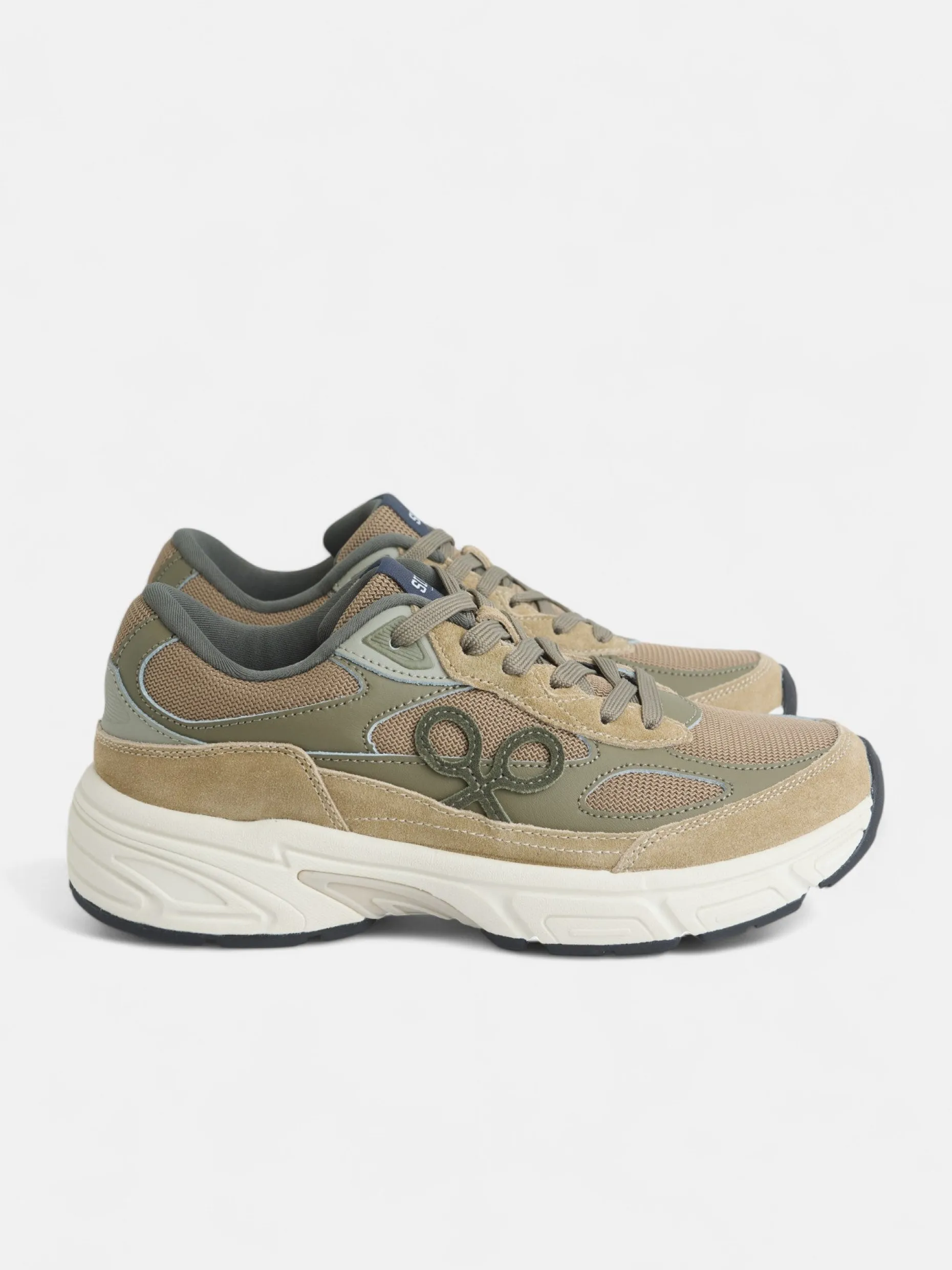 Zapatilla running tono verde